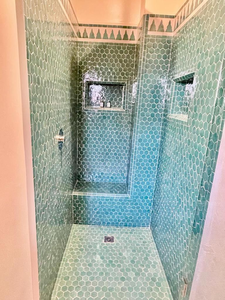 Deluxe Room - Photo 10