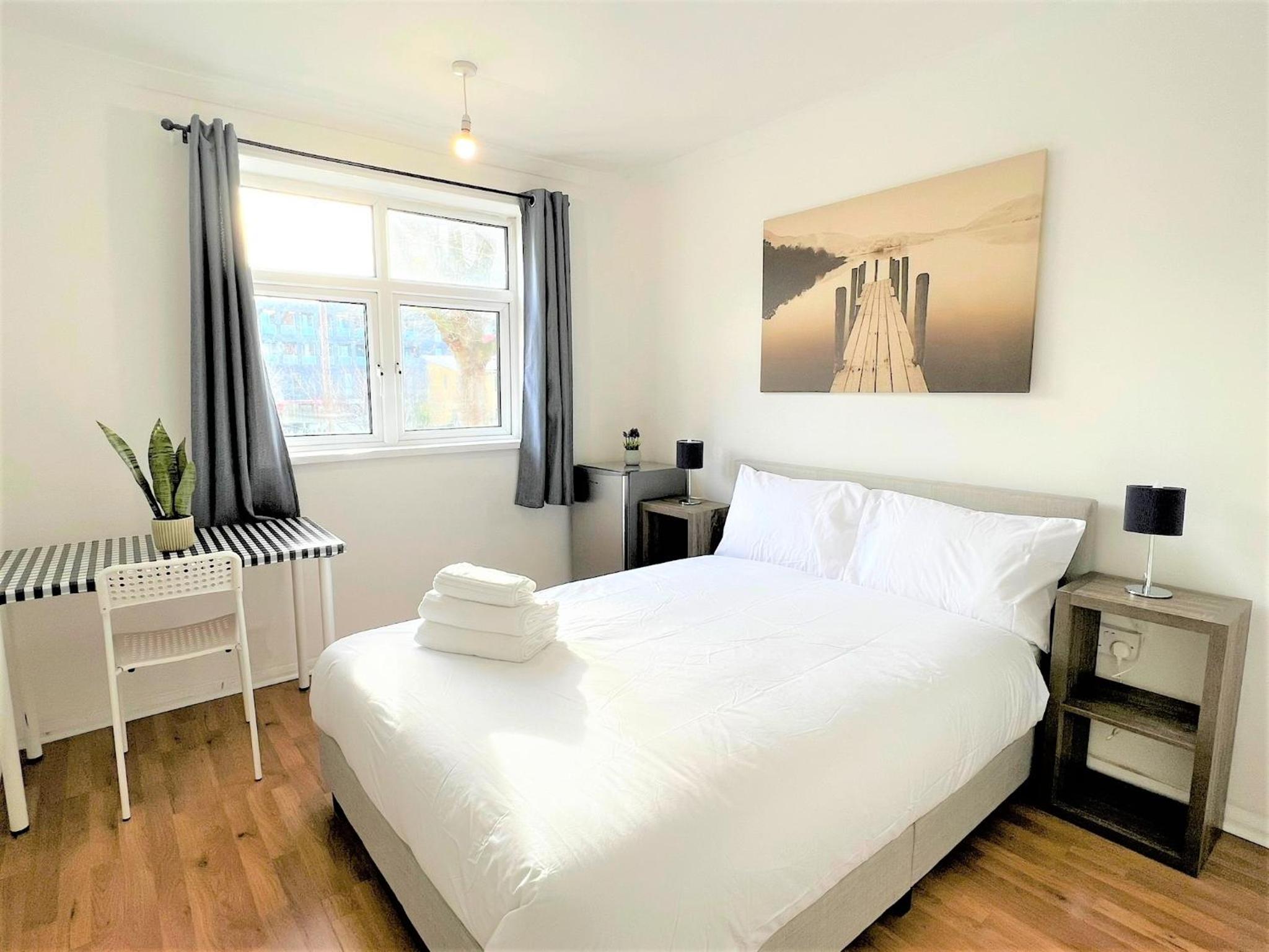 Double Room with Shared Bathroom photo 2