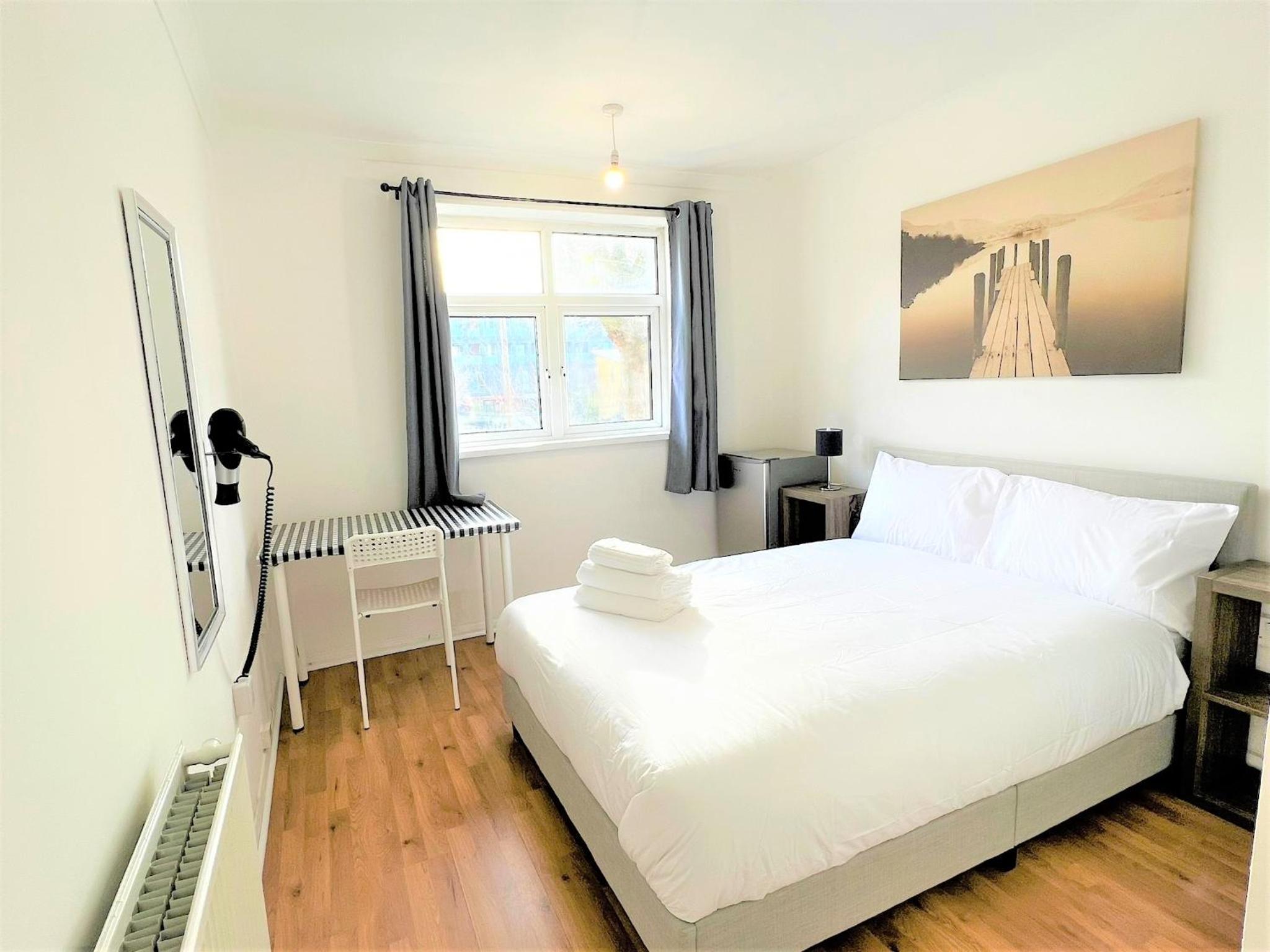 Double Room with Shared Bathroom photo 3