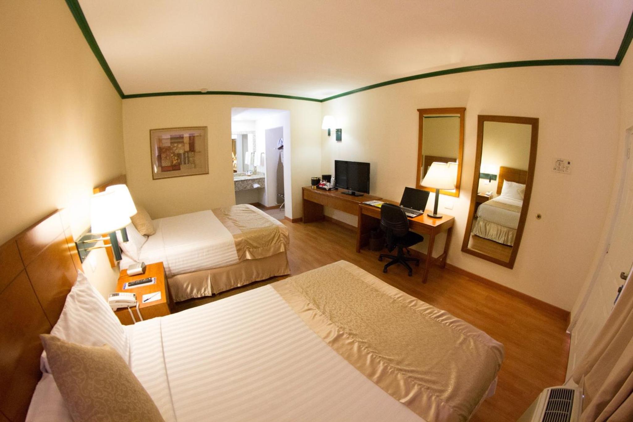 Deluxe Double Room with Two Double Beds photo 2