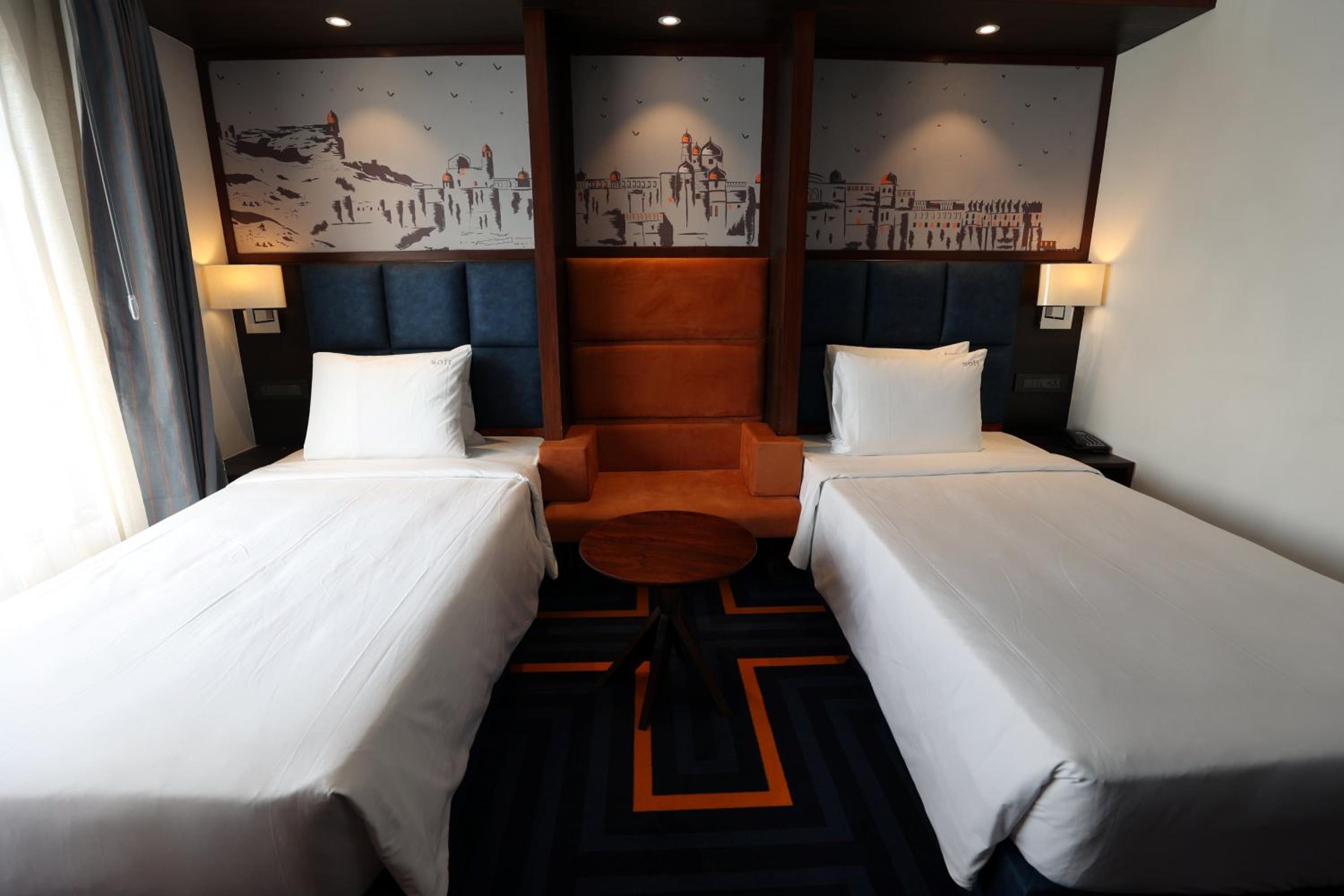Standard Room: Buy 1 get 1 Happy Hours (11 am-11pm) at Express Cafe & Bar, Rs 250 Meal Credit on purchase of Food &Soft Bev. of Rs1000 (T&C Apply), Complimentary Hi-Tea (4pm-6pm), 15% off on Cab Charges when prebooked atleast 1 day in advance - Photo 7