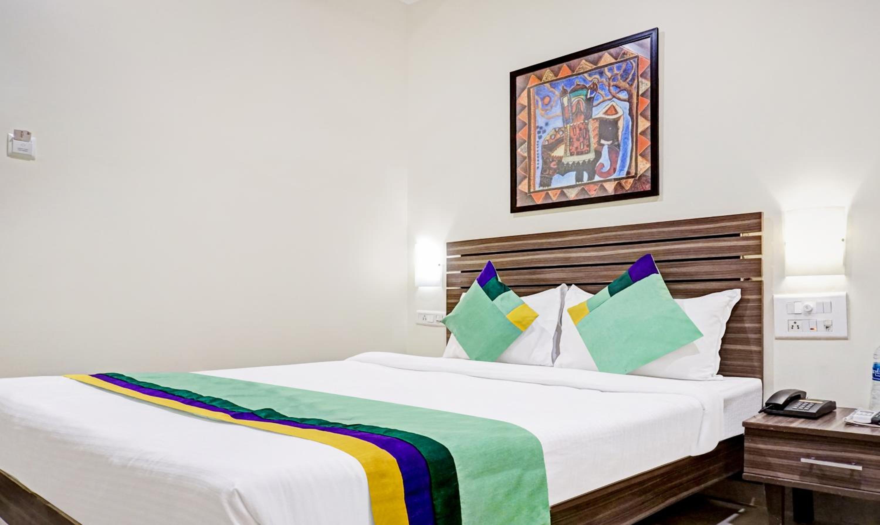 Deluxe Double or Twin Room