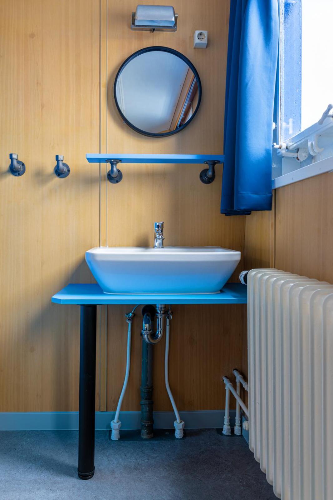 Standard Twin Room with Shared Bathroom photo 3