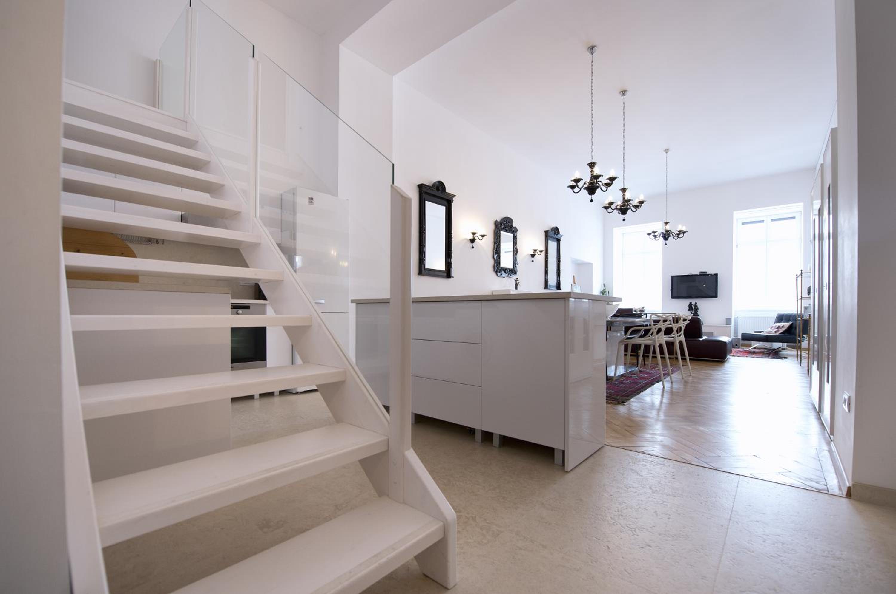 Superior Loft-type Studio - Photo 11