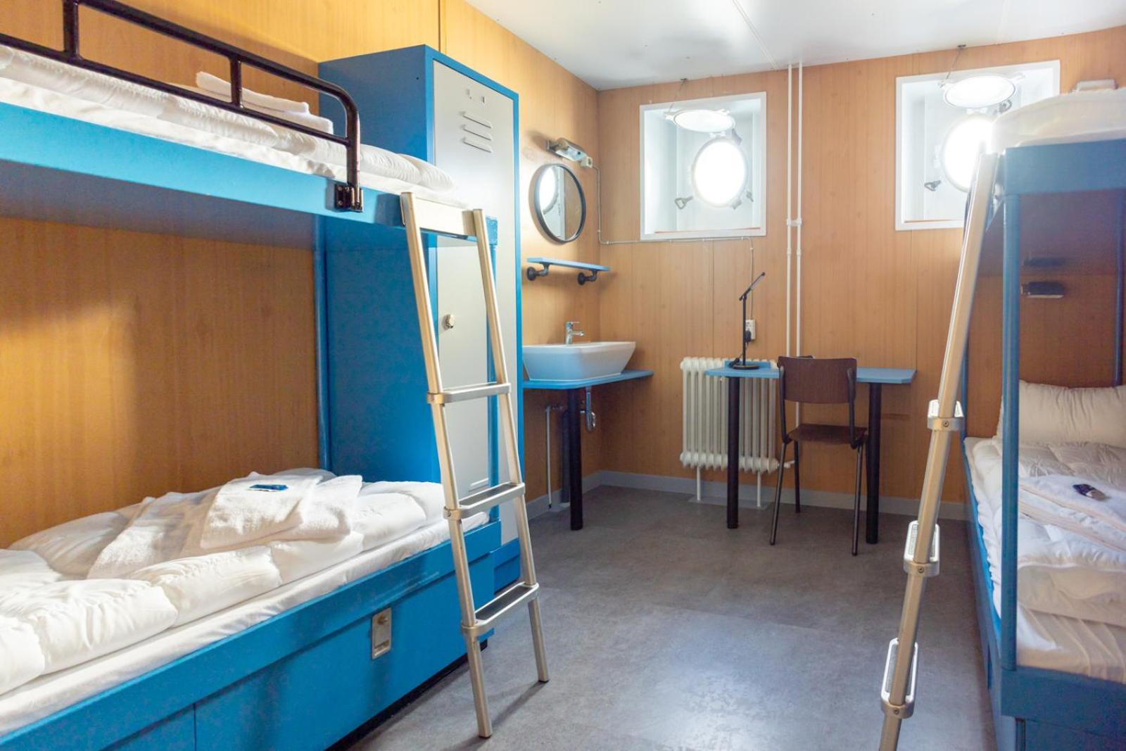 Quadruple Room with Shared Bathroom photo 3