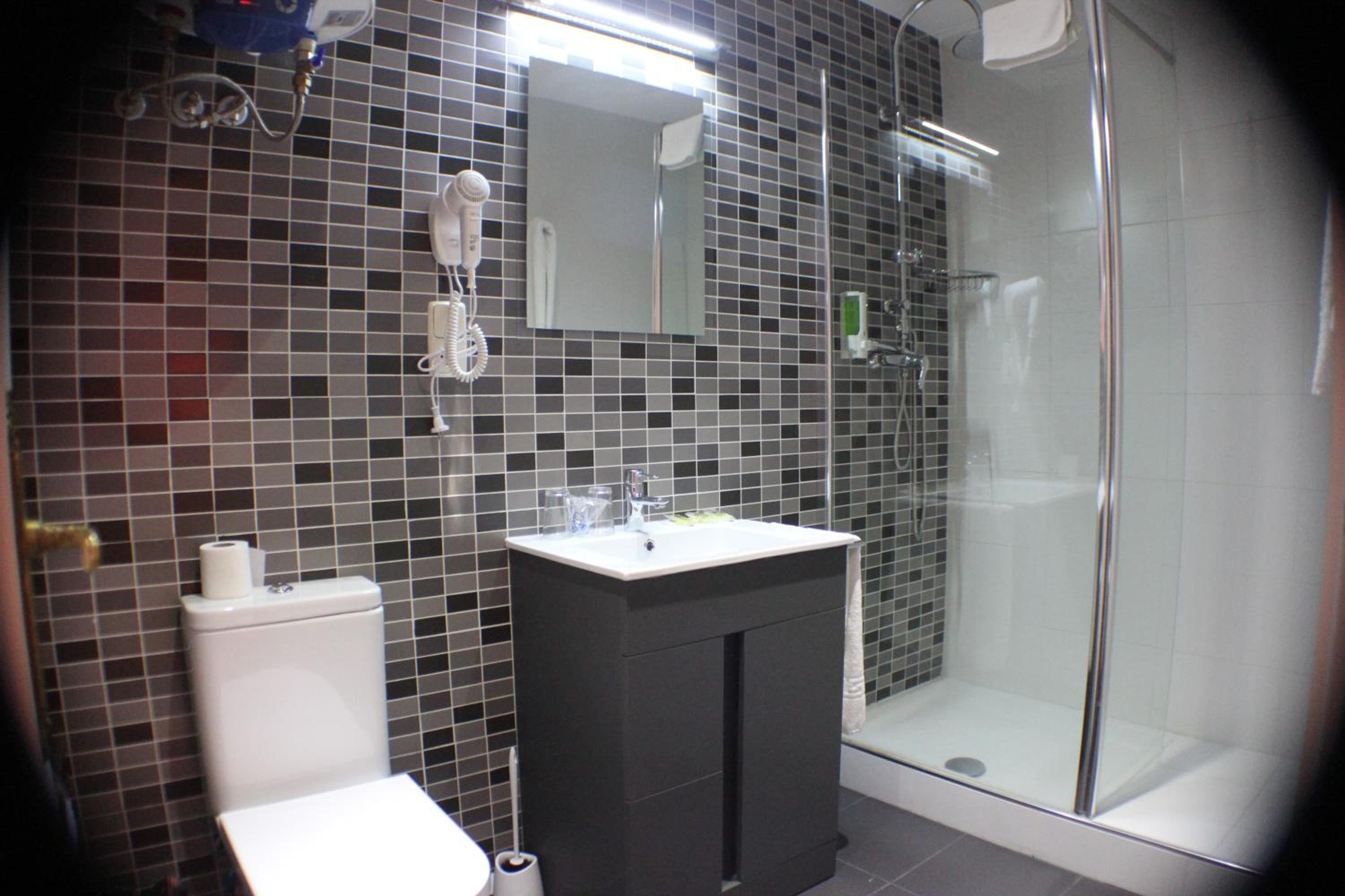 Triple Room with Shower photo 3