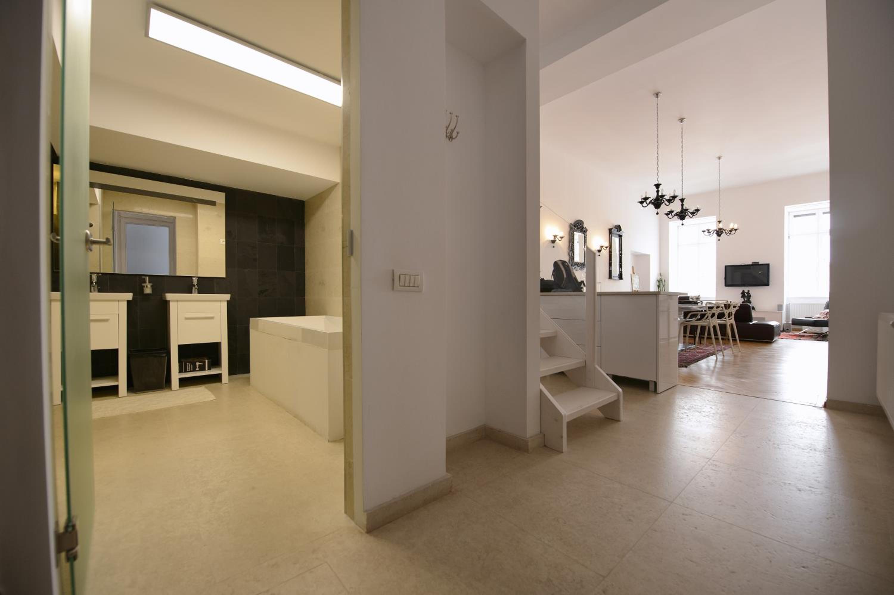 Superior Loft-type Studio - Photo 12