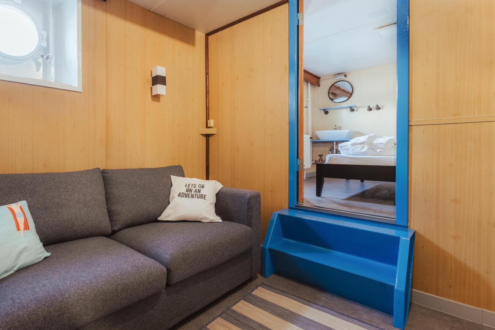 Double Room with Shared Bathroom photo 1