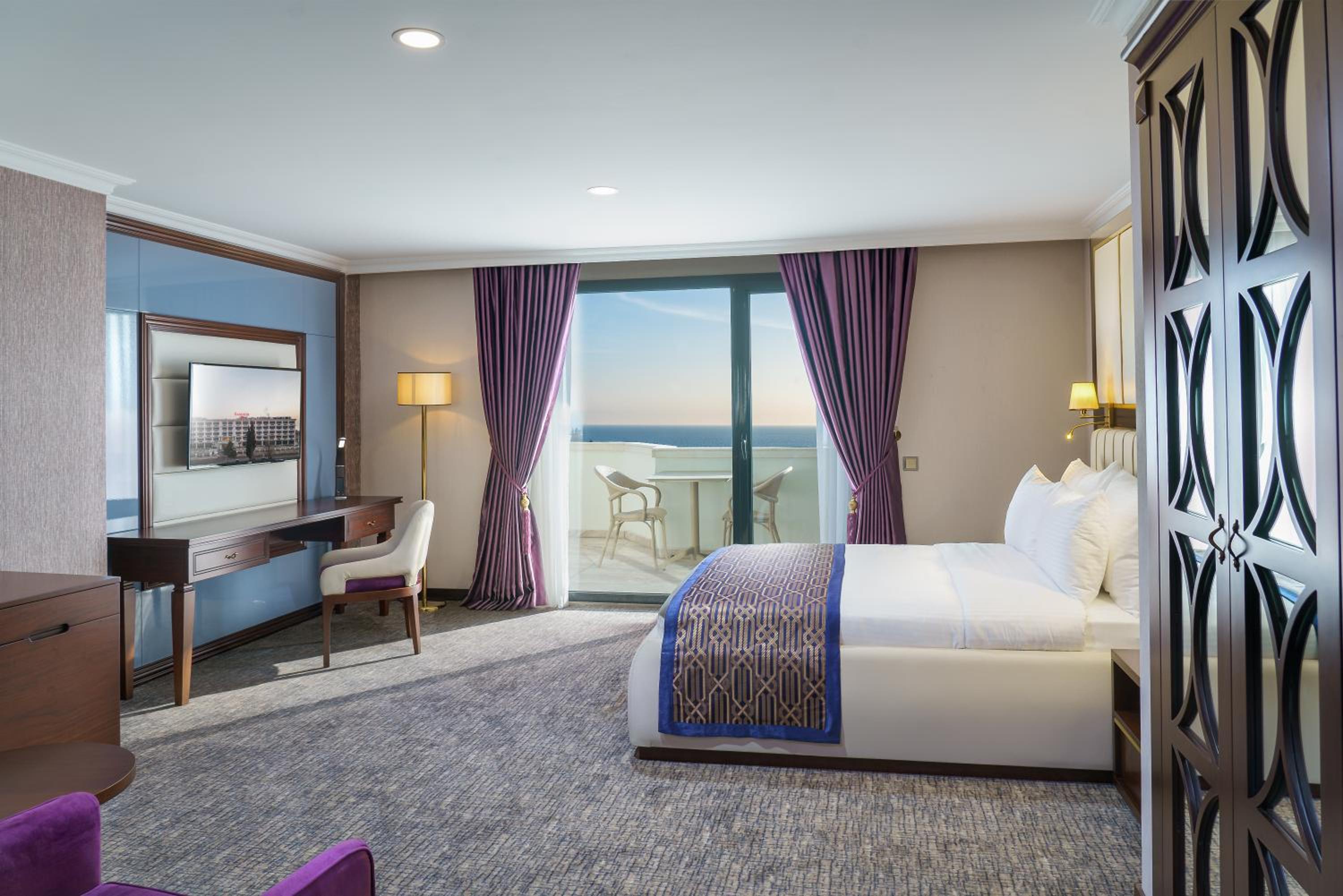 Deluxe Double Room with Sea View - Photo 1