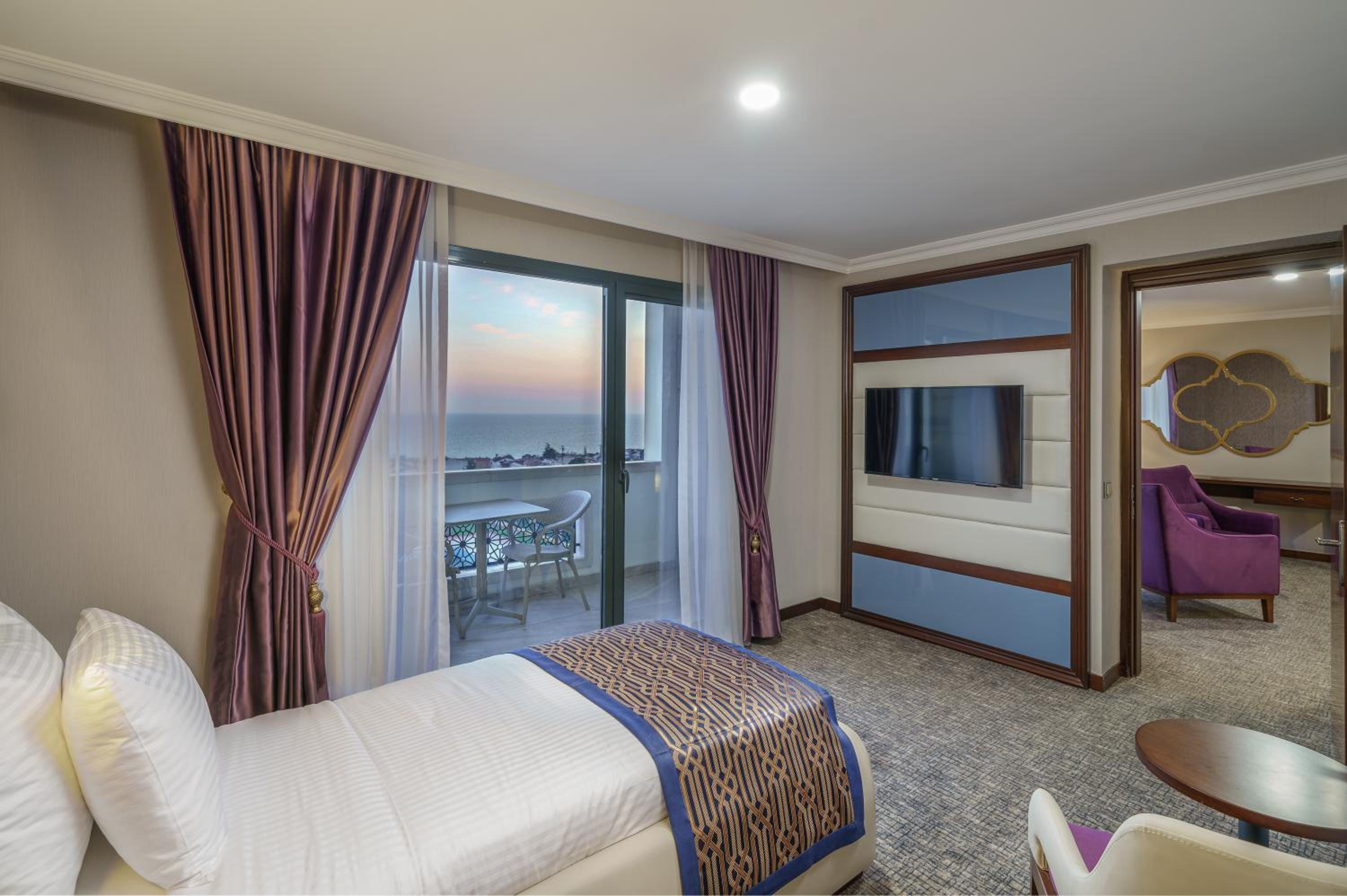 Family Suite with Sea View - Photo 7