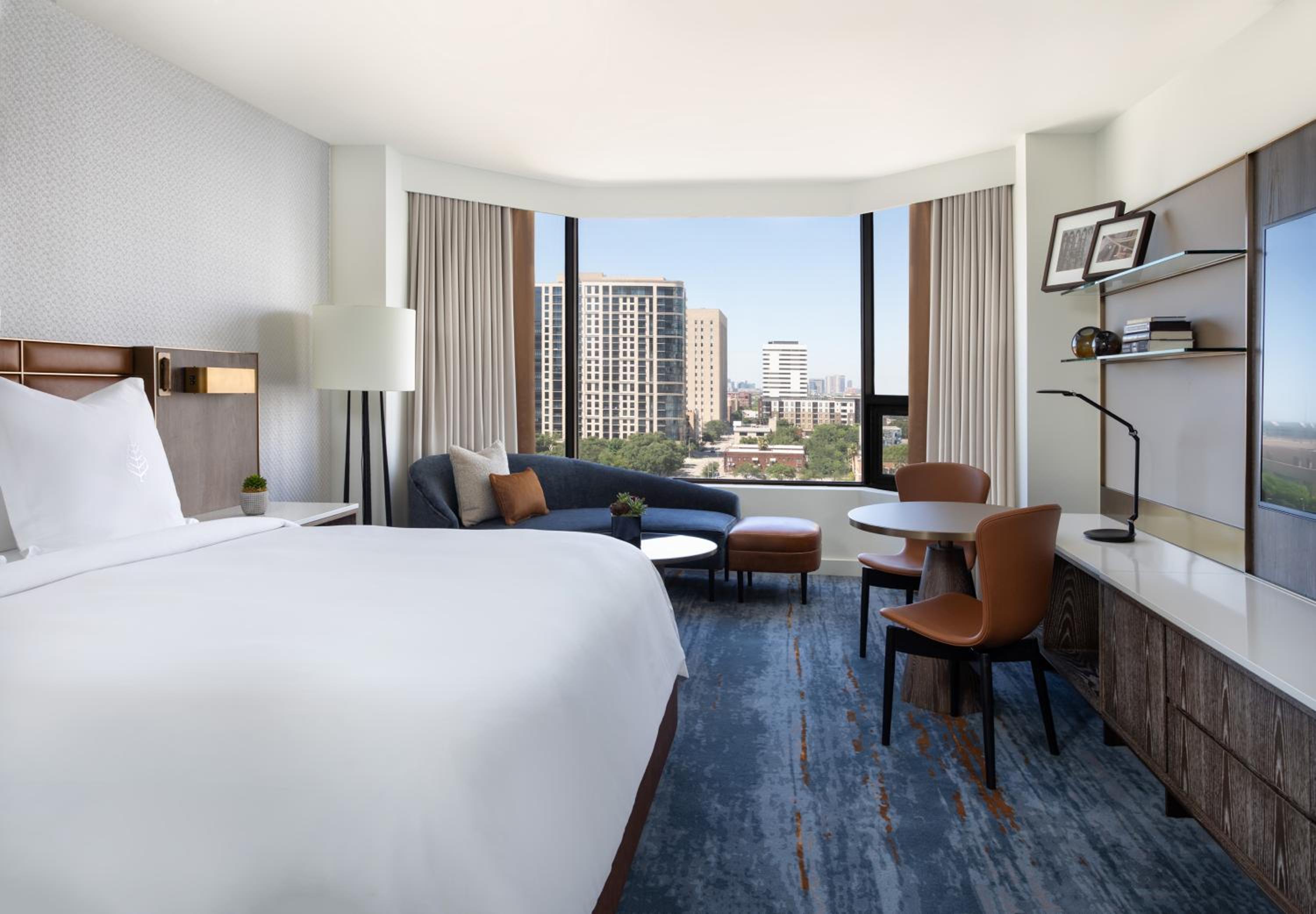 Deluxe King Room - Photo 1