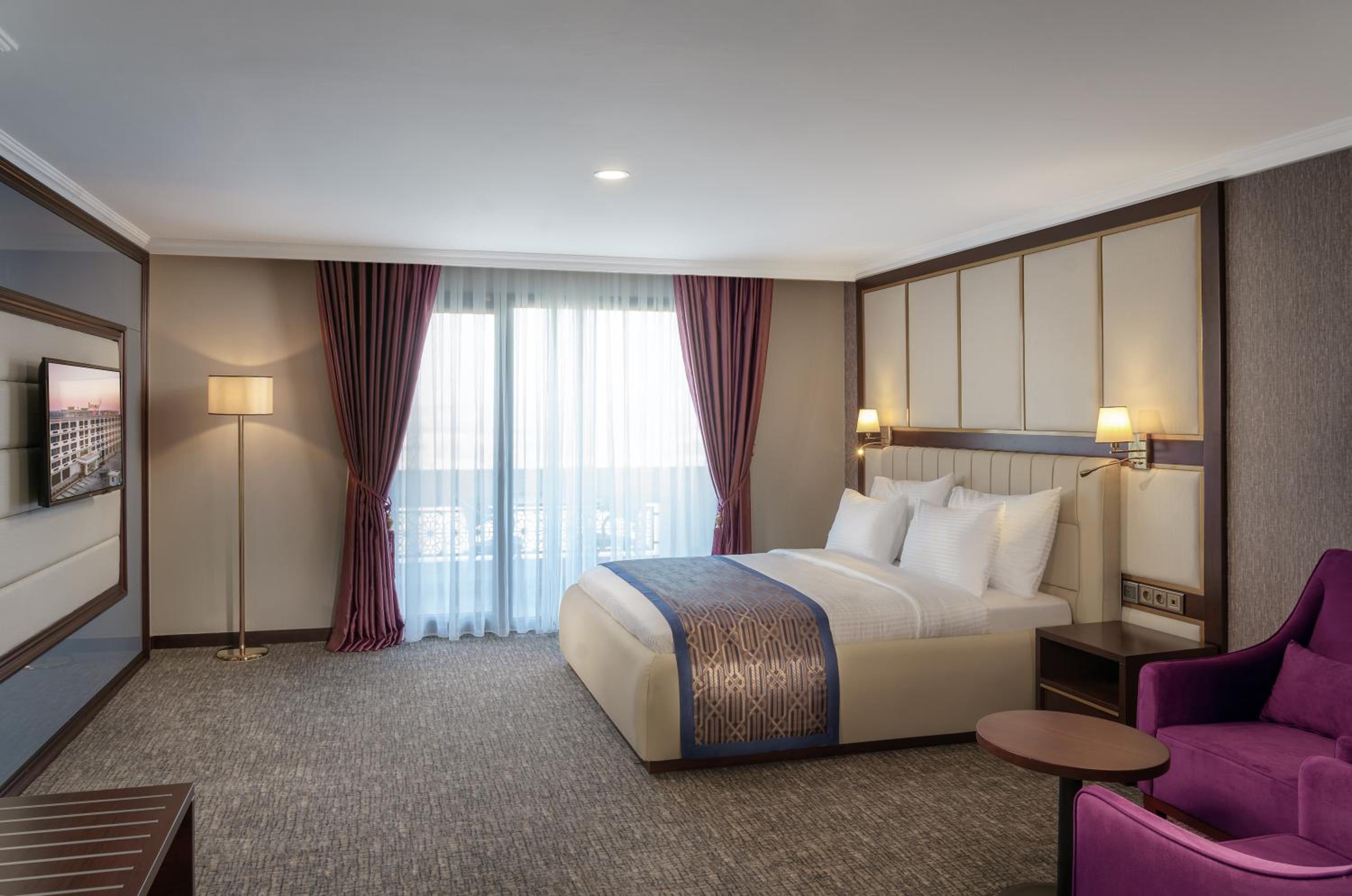 Premium Double Room with Land View - Photo 11