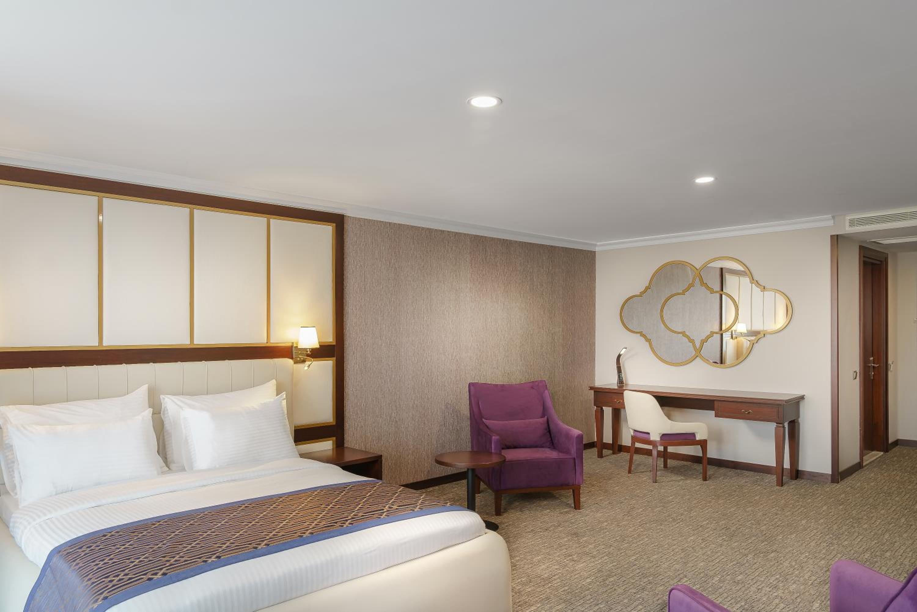 Premium Double Room with Land View - Photo 7