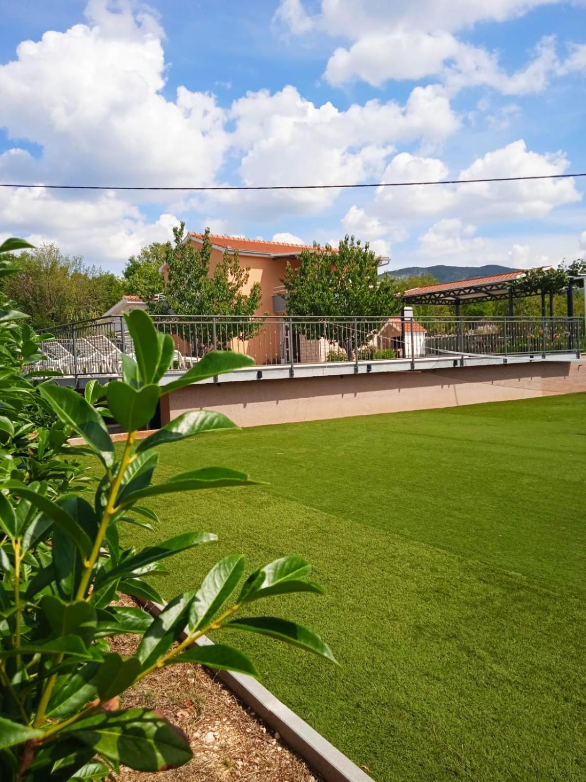 Villa photo 3