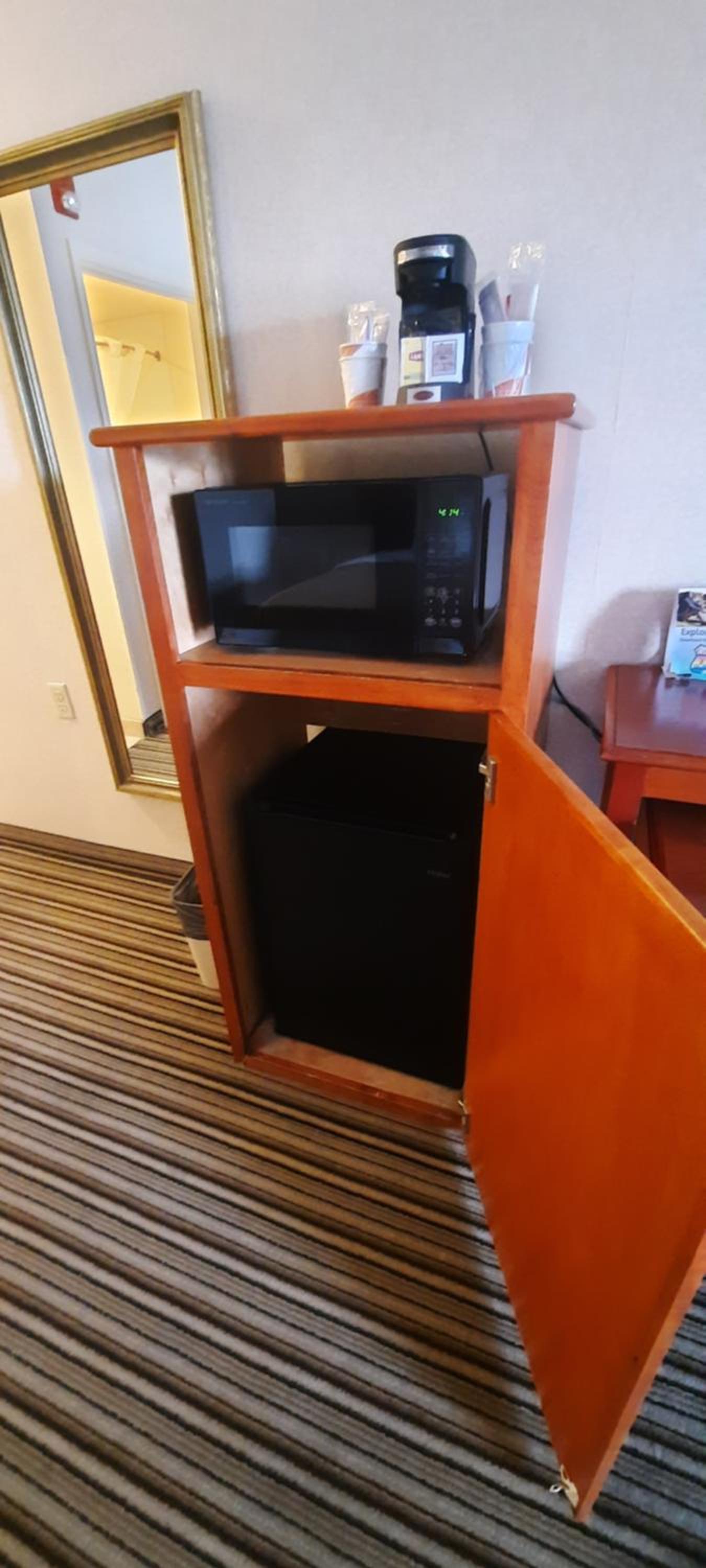 Queen Room with Two Queen Beds - Accessible/Non-Smoking  - Photo 3
