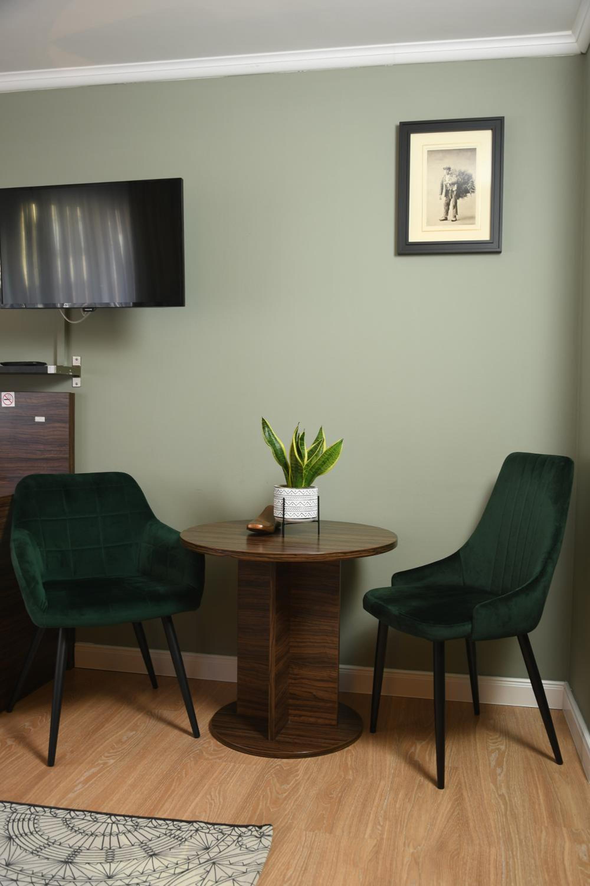 Double Room - Photo 7