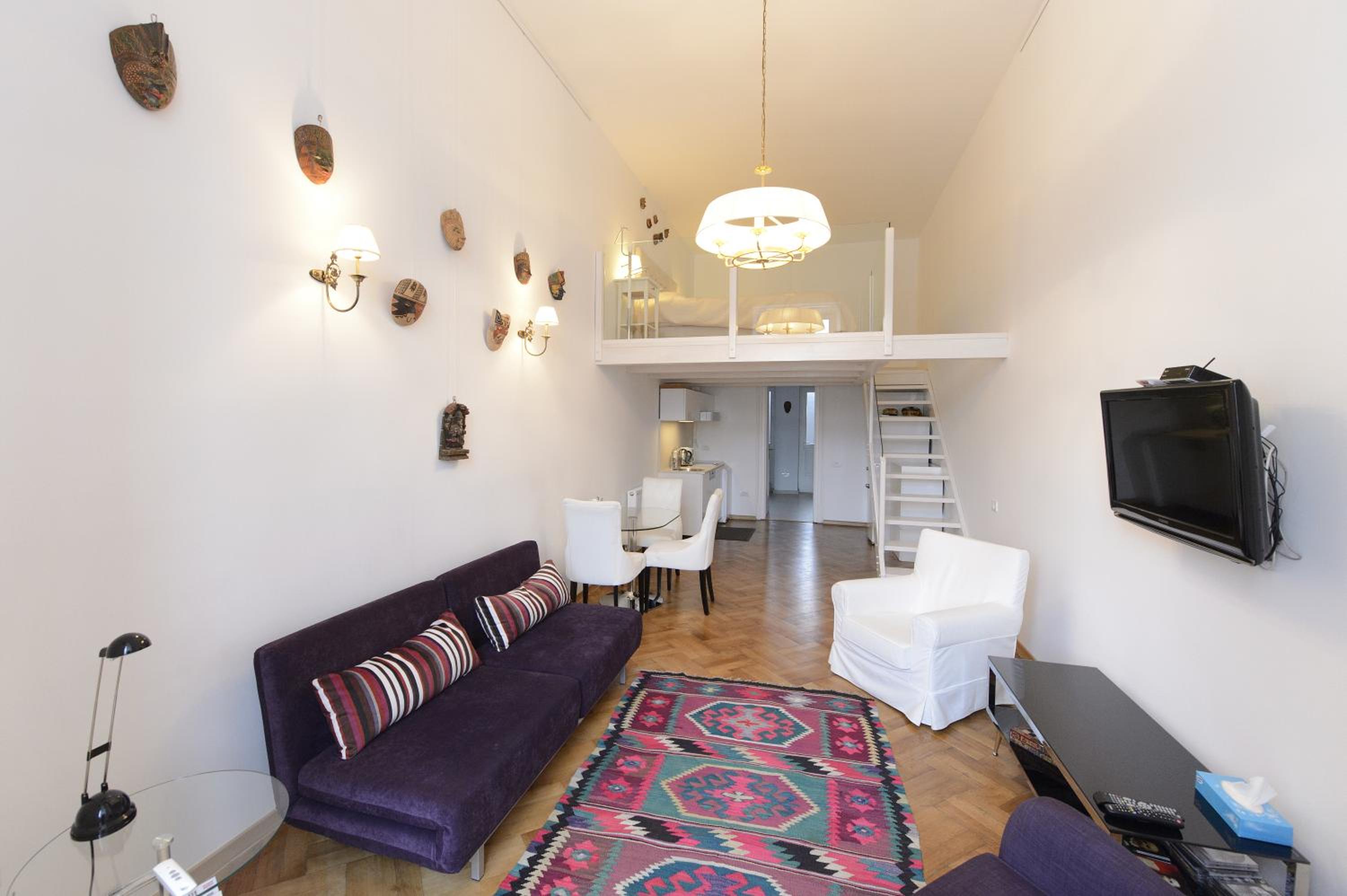 Loft-type Studio with Balcony - Photo 1