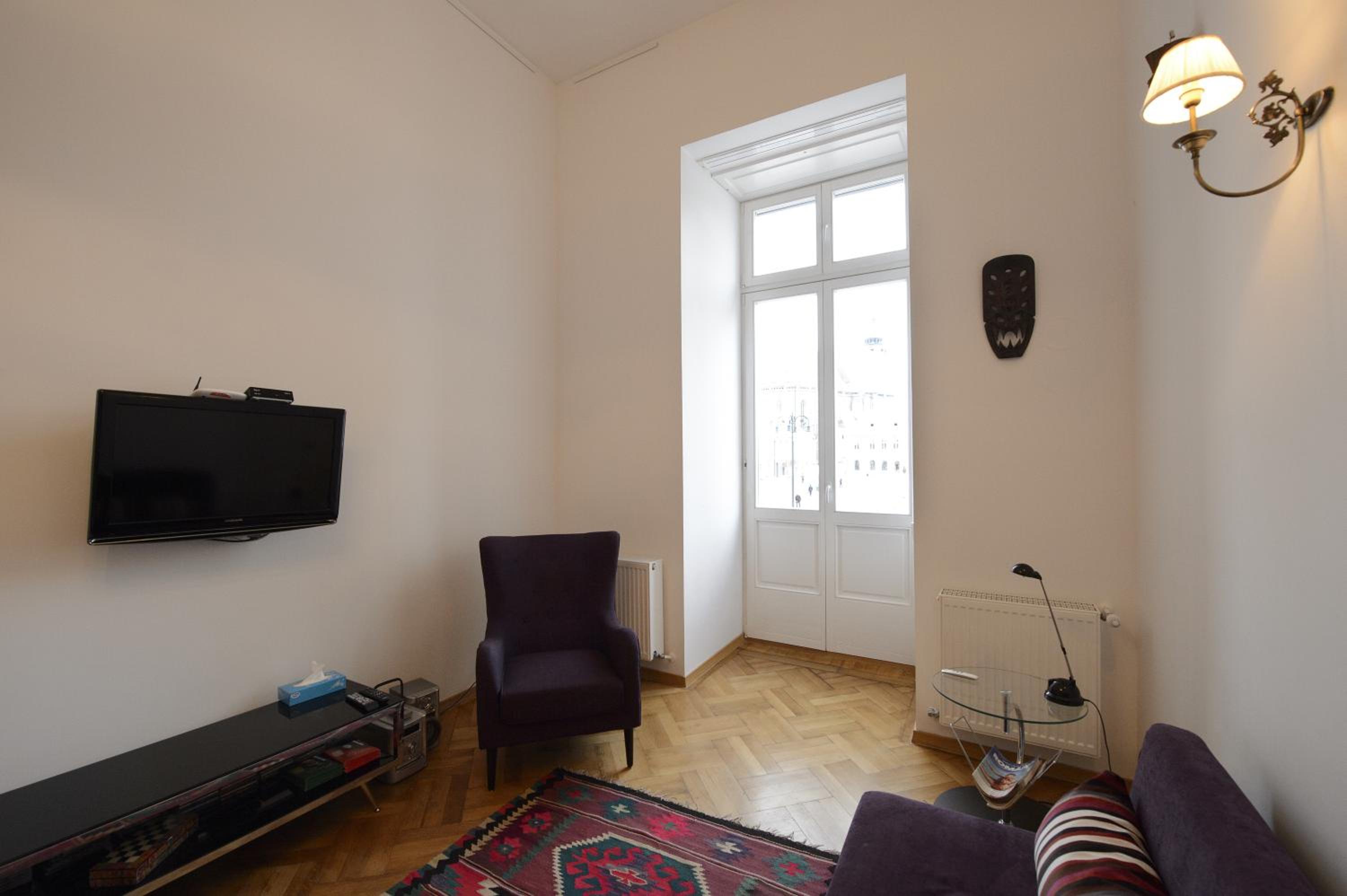 Loft-type Studio with Balcony - Photo 26