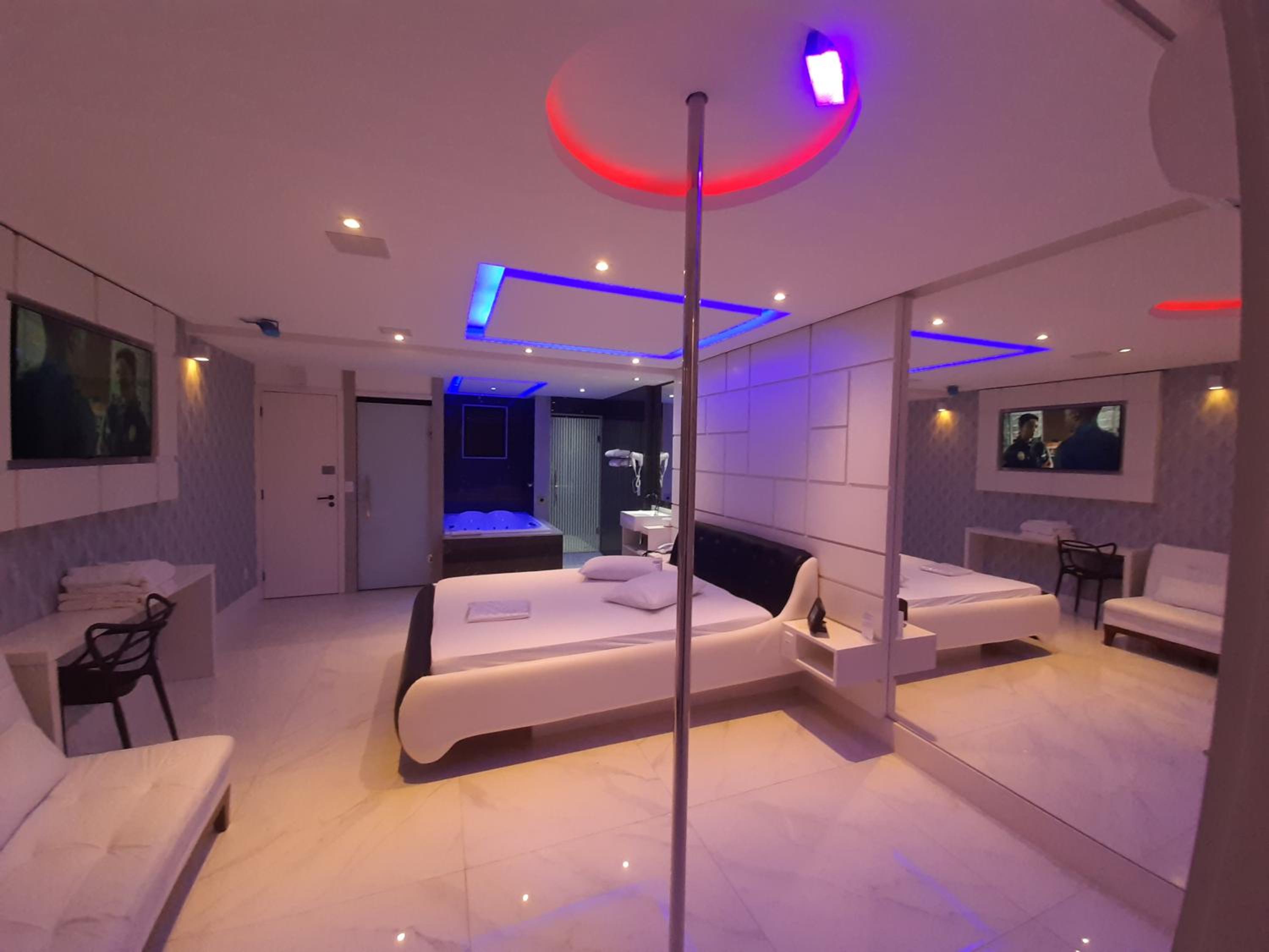 Superior Suite - Photo 1