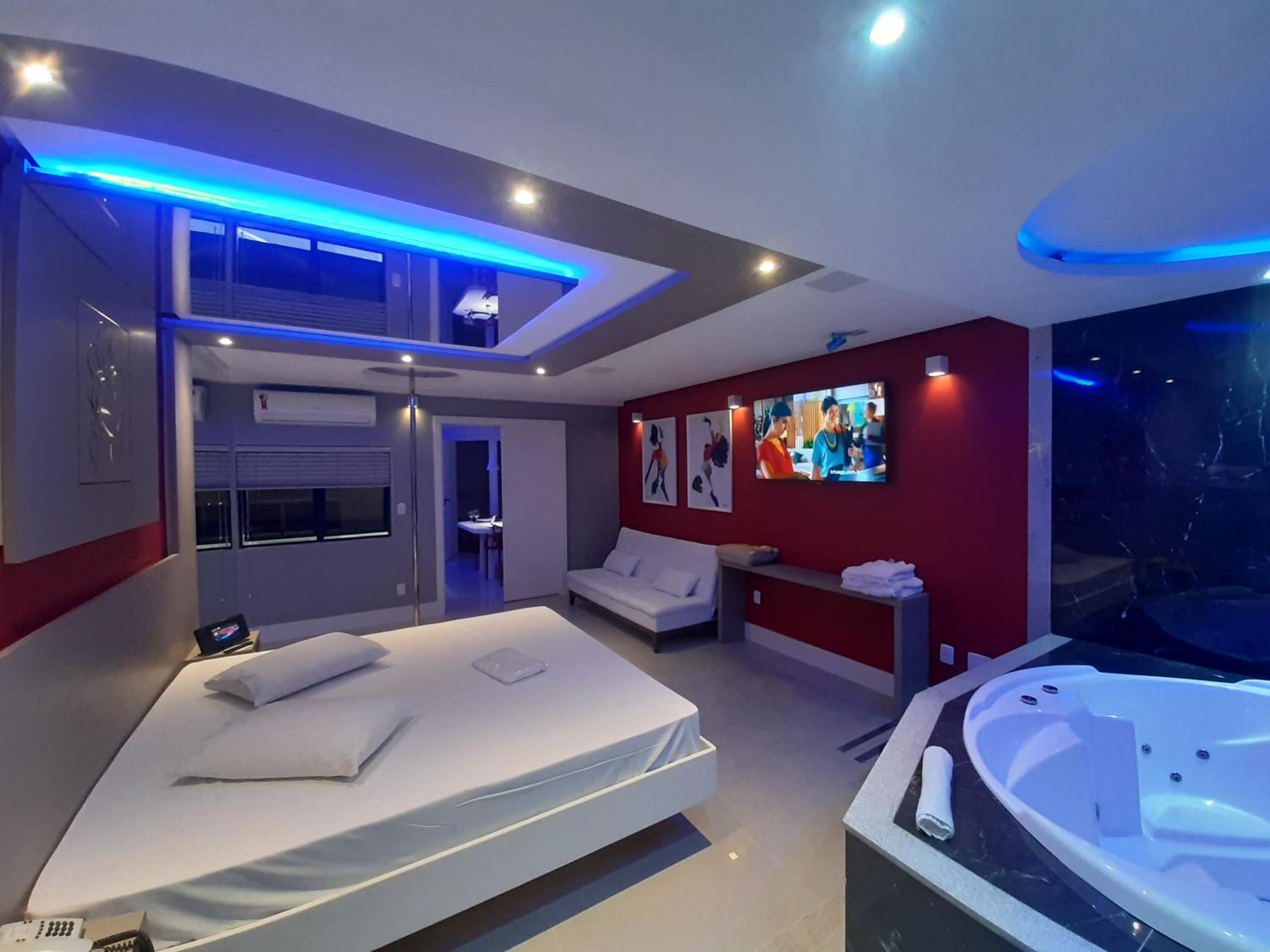 Superior Suite - Photo 7