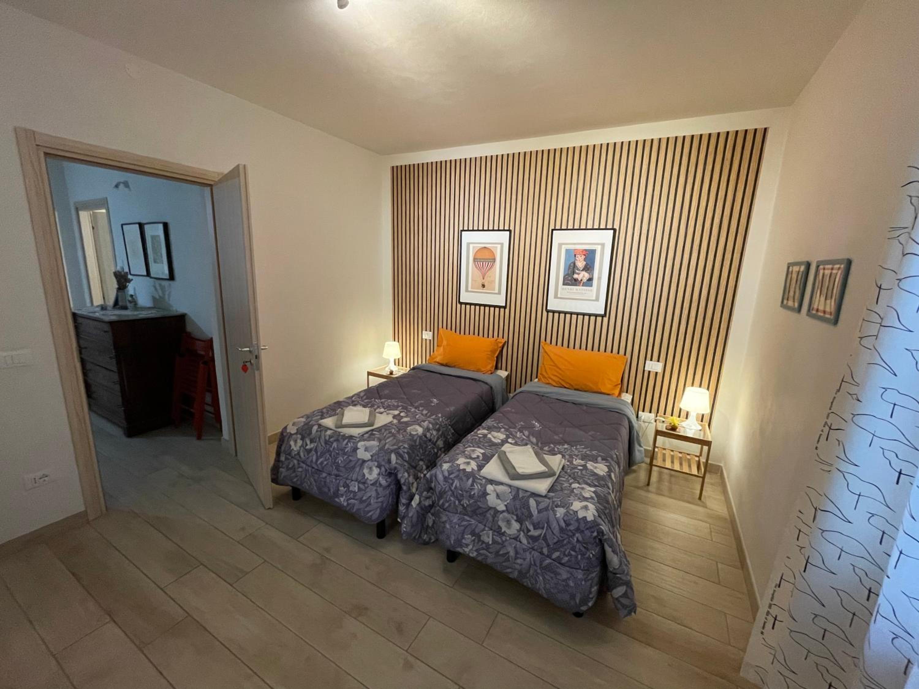 Twin Room With Shared Bathroom photo 2
