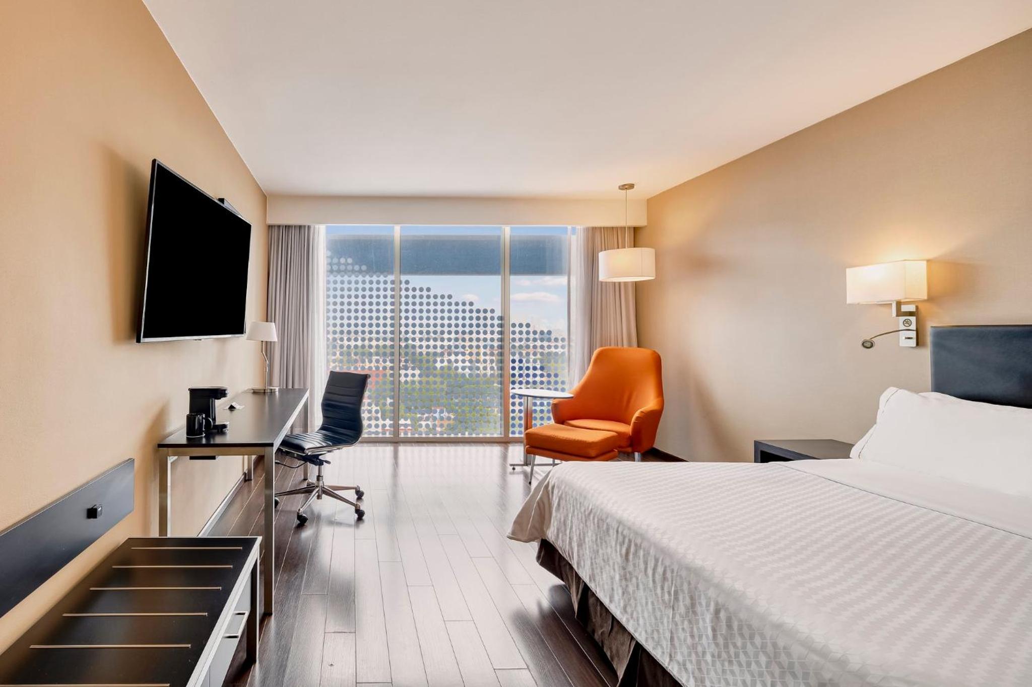Executive King Room - Photo 6