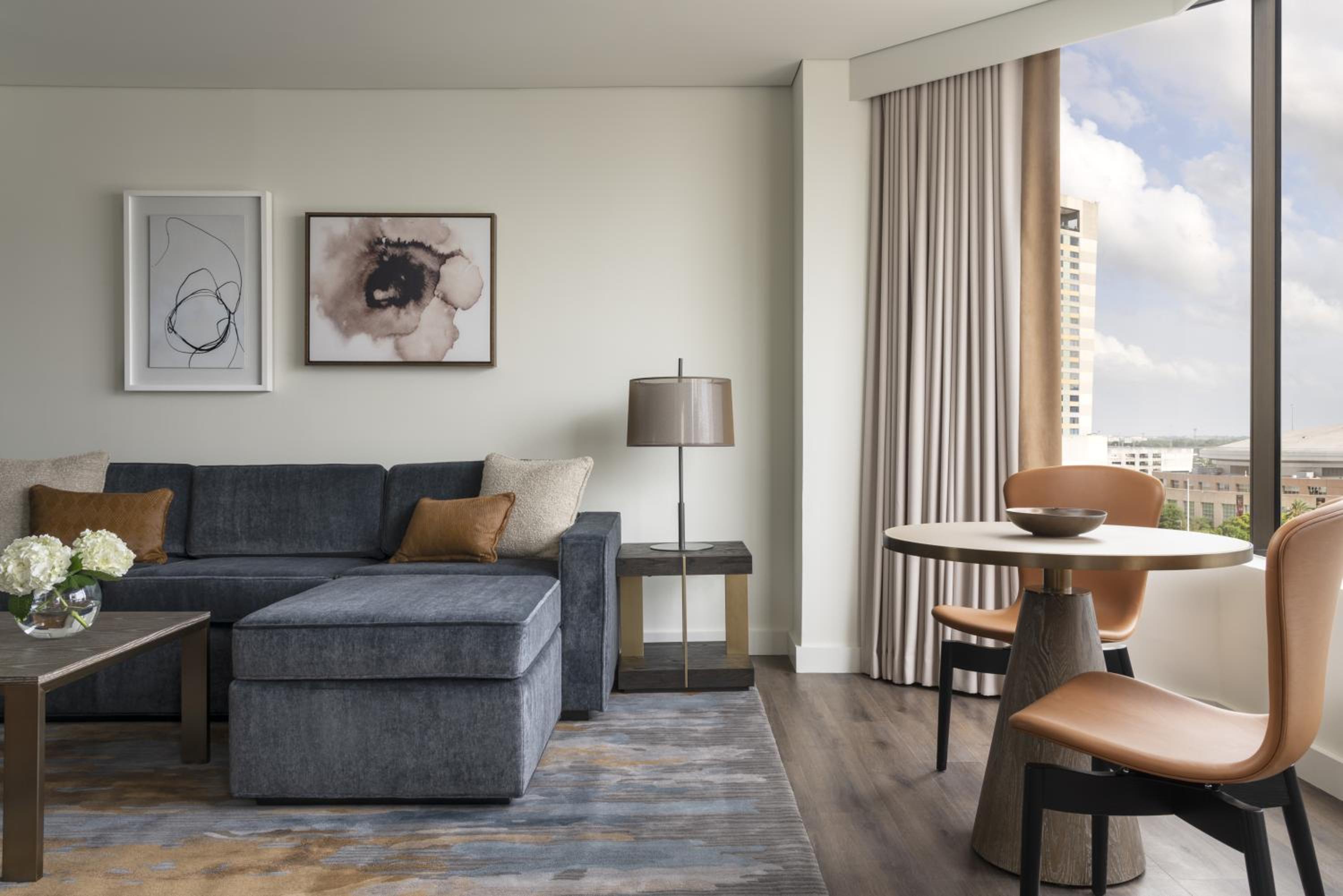 Executive Suite with King bed - Photo 1