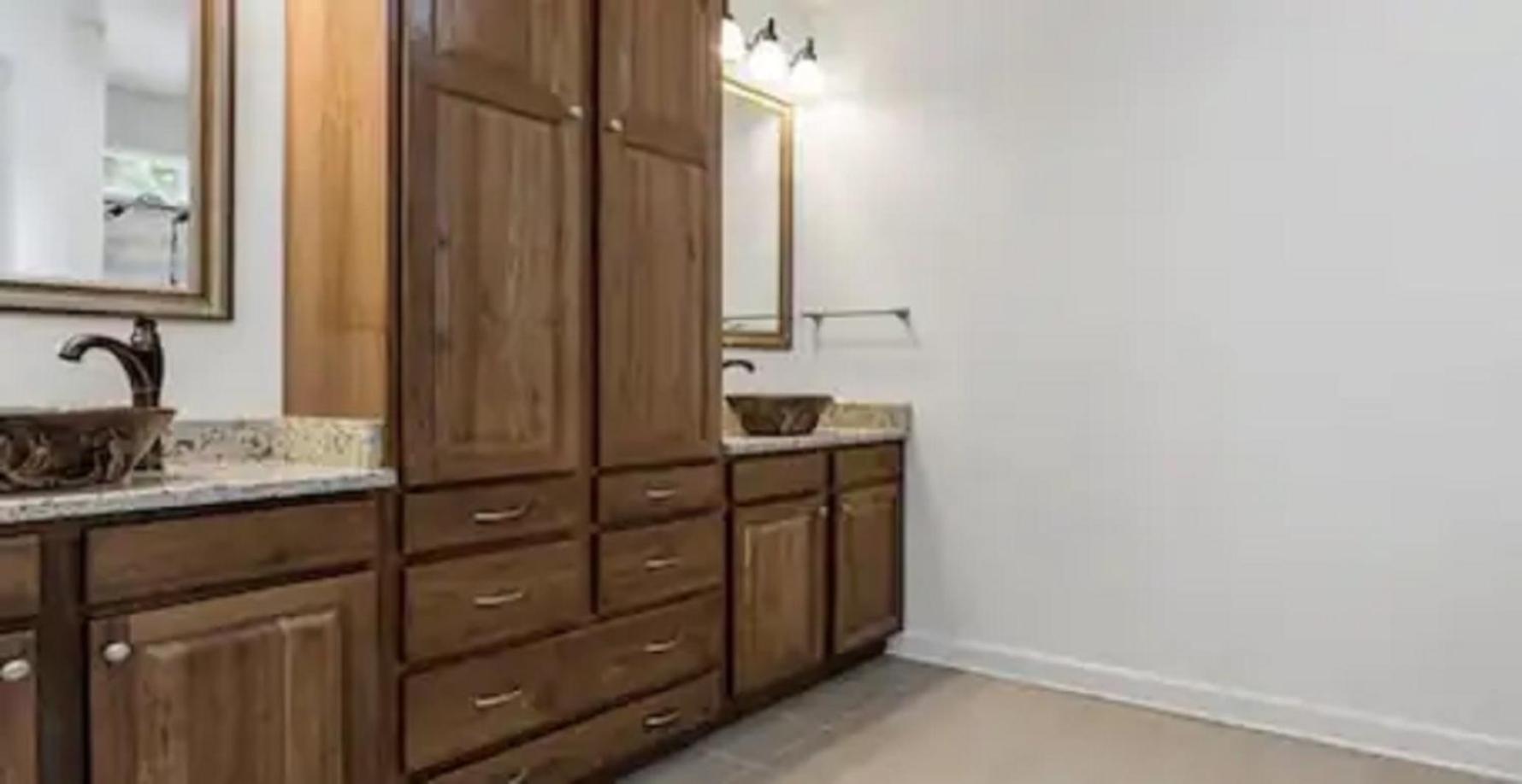 Suite with One Queen Bed and One King Bed - Accessible/Non-Smoking