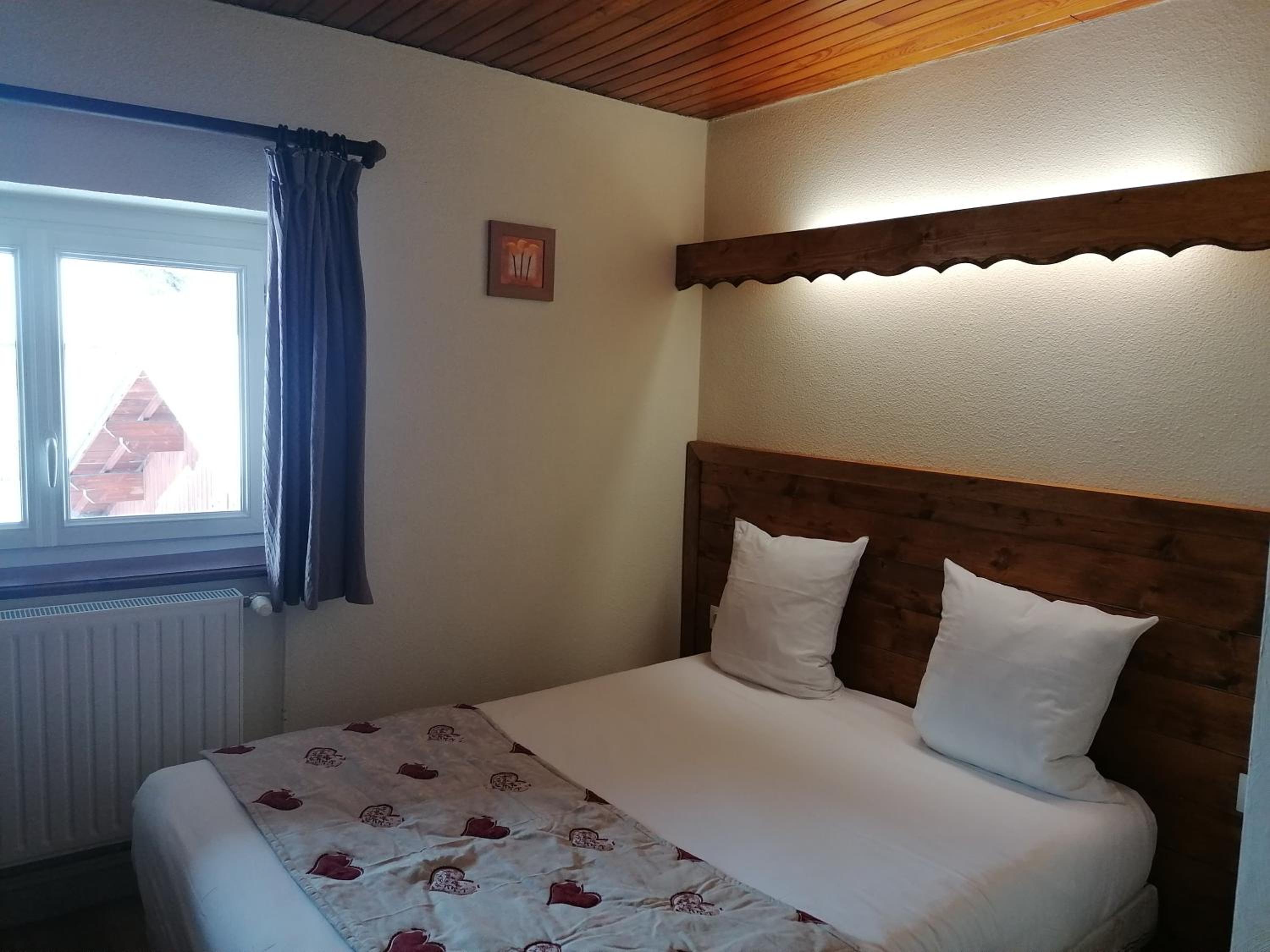 Double Room with Shower photo 2