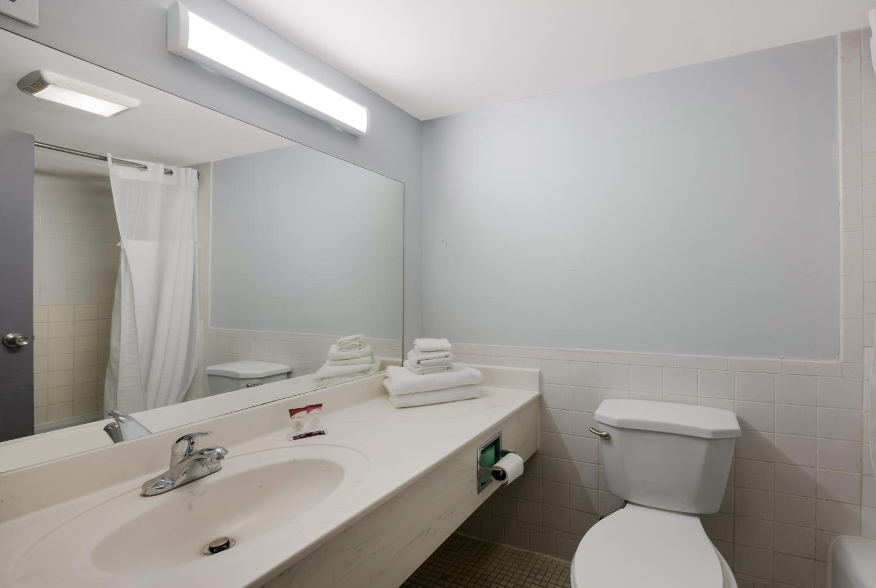 Deluxe King Room - Photo 3