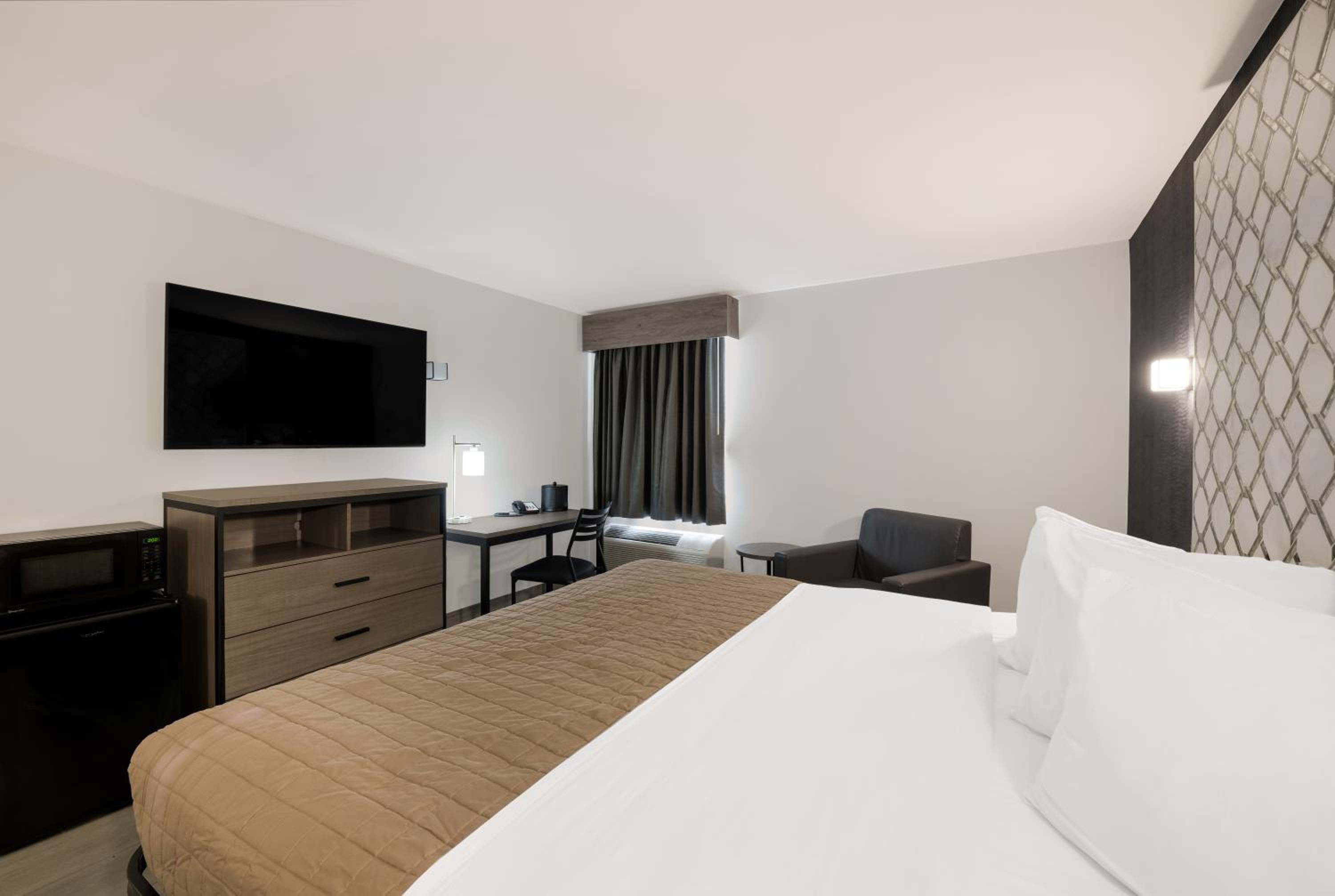 Deluxe King Room - Photo 4