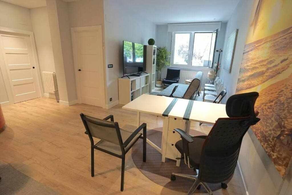 Two-Bedroom Apartment - Photo 23