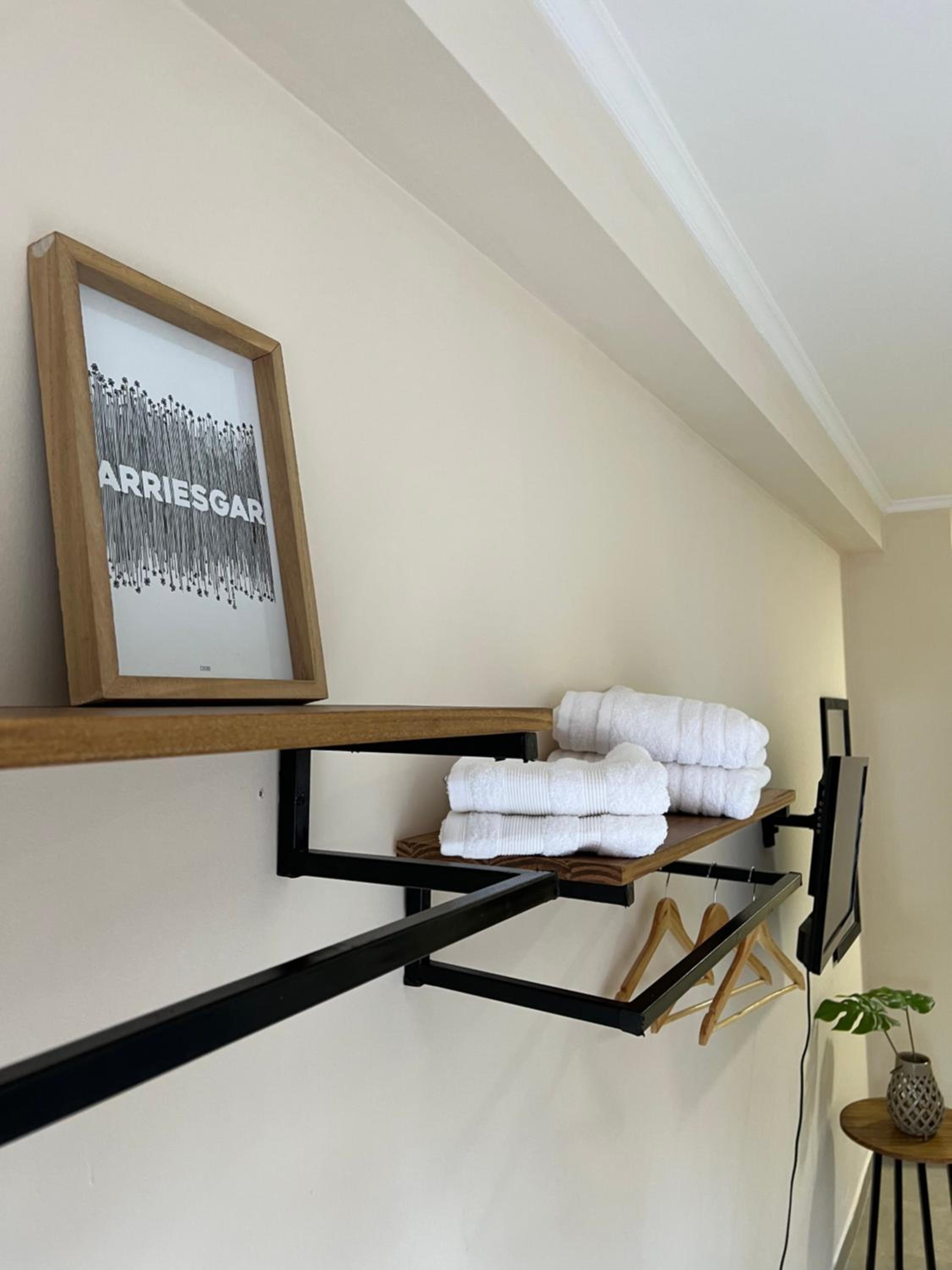 One-Bedroom Apartment photo 2