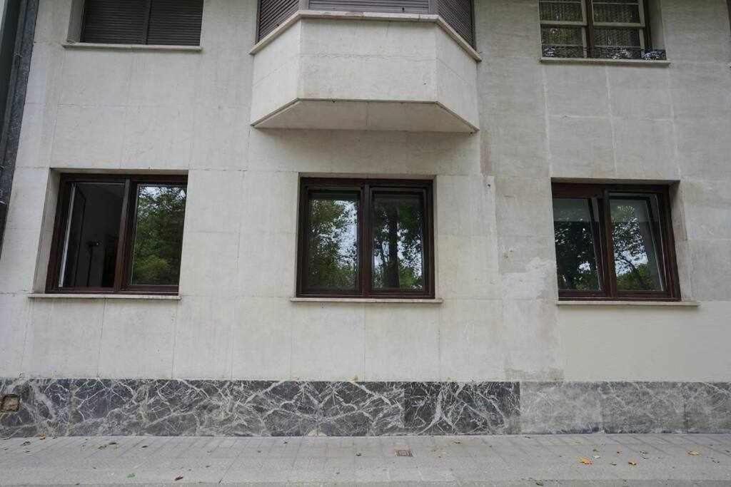 Two-Bedroom Apartment - Photo 3