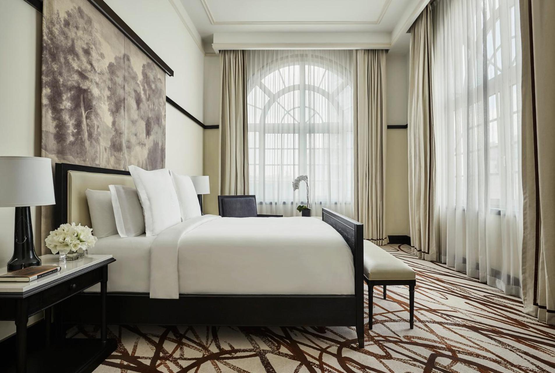 Governor Suite King
