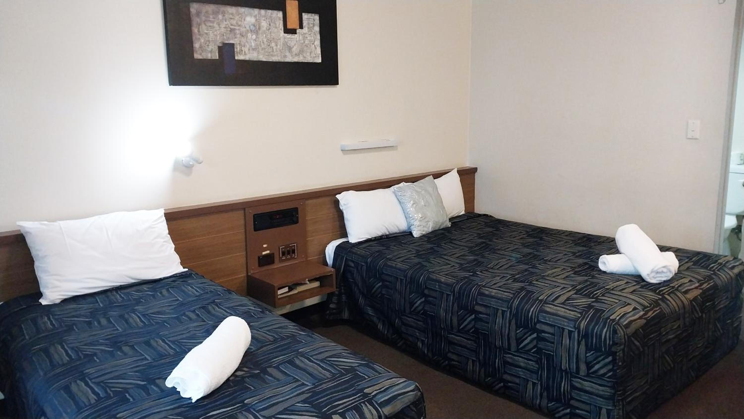 Executive Twin Room - Photo 12