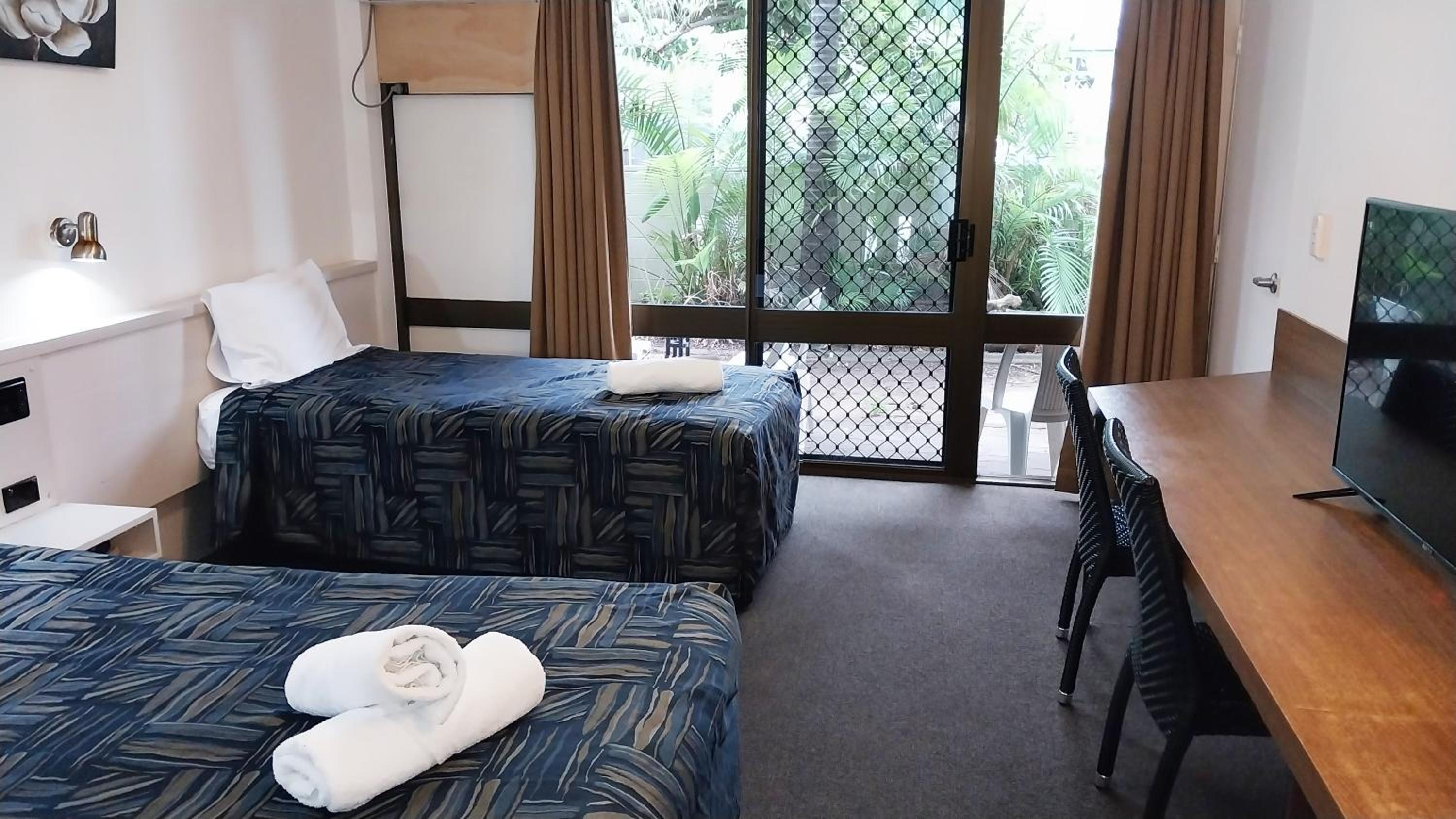 Executive Twin Room - Photo 3