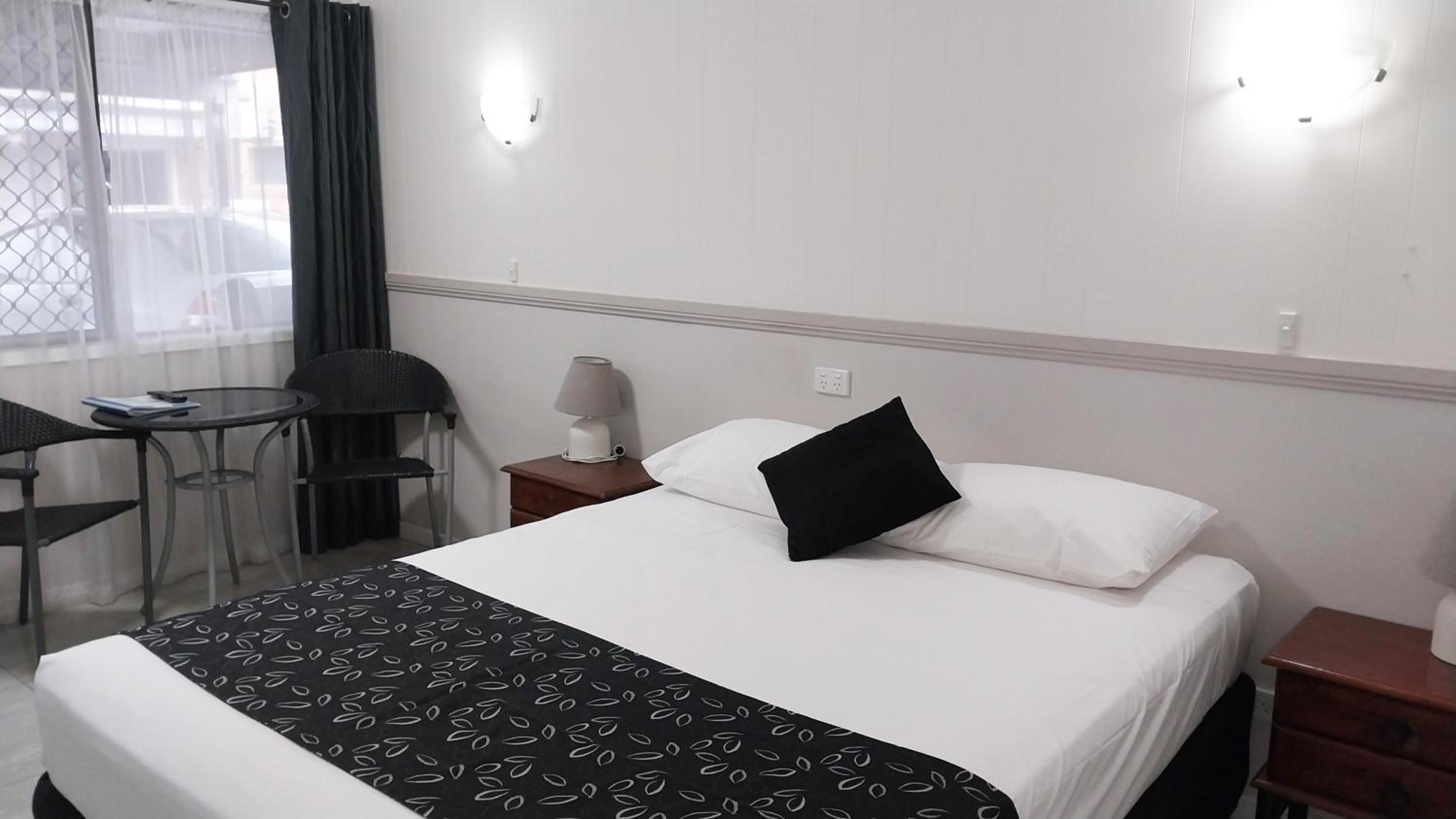 Deluxe Queen Room - Photo 3