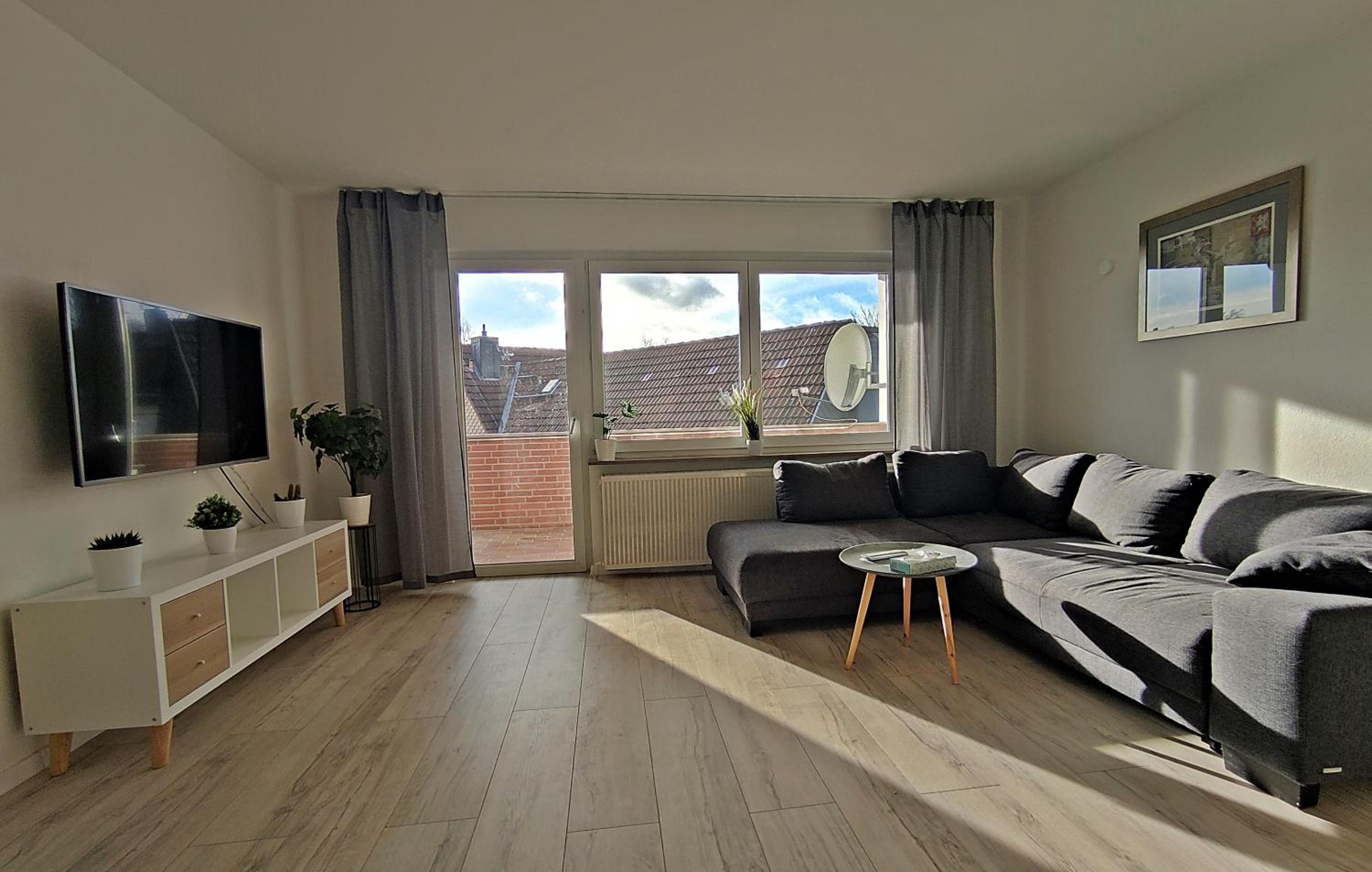 One-Bedroom Apartment photo 1