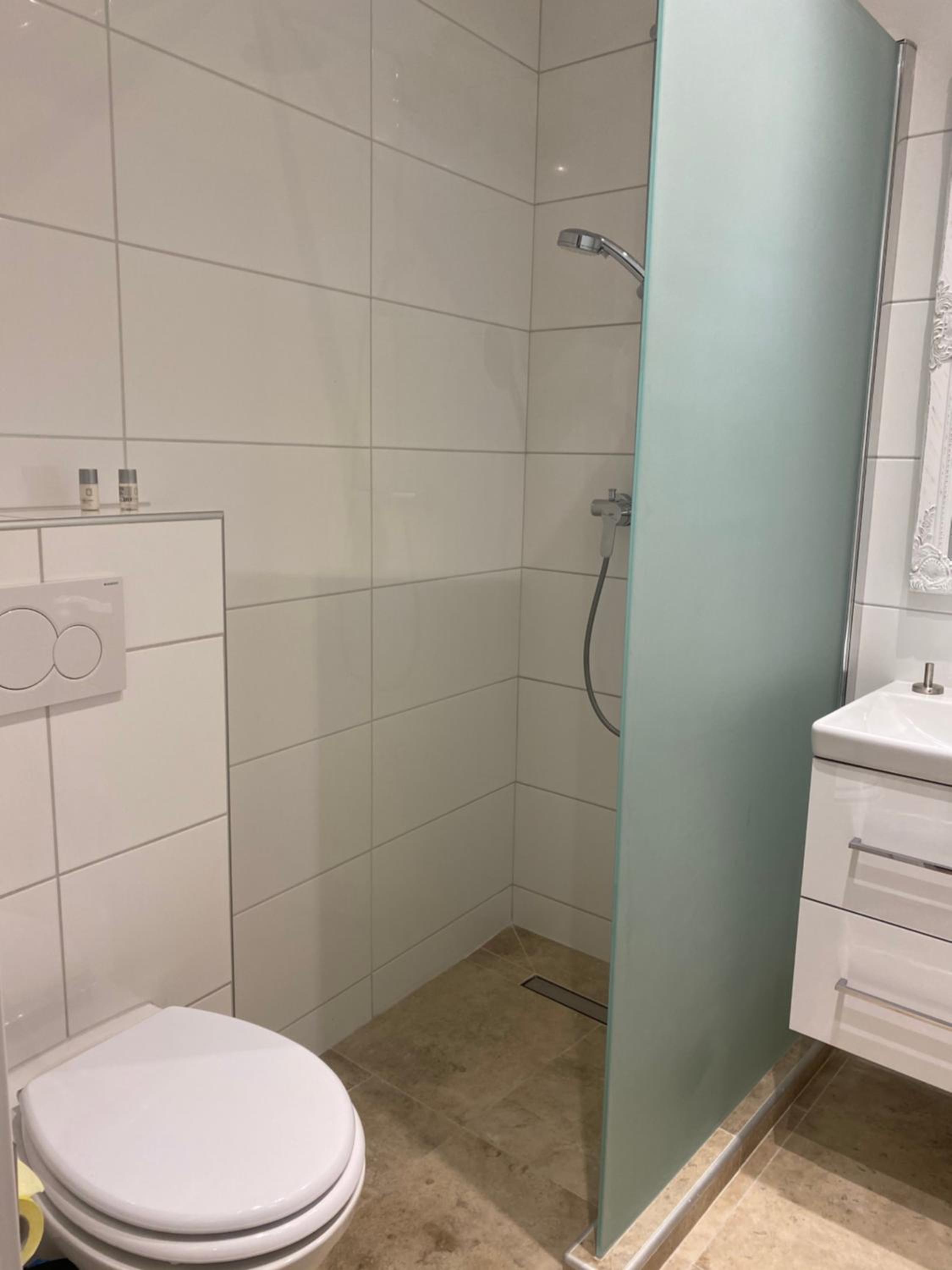 Triple Room with Bathroom - Photo 10