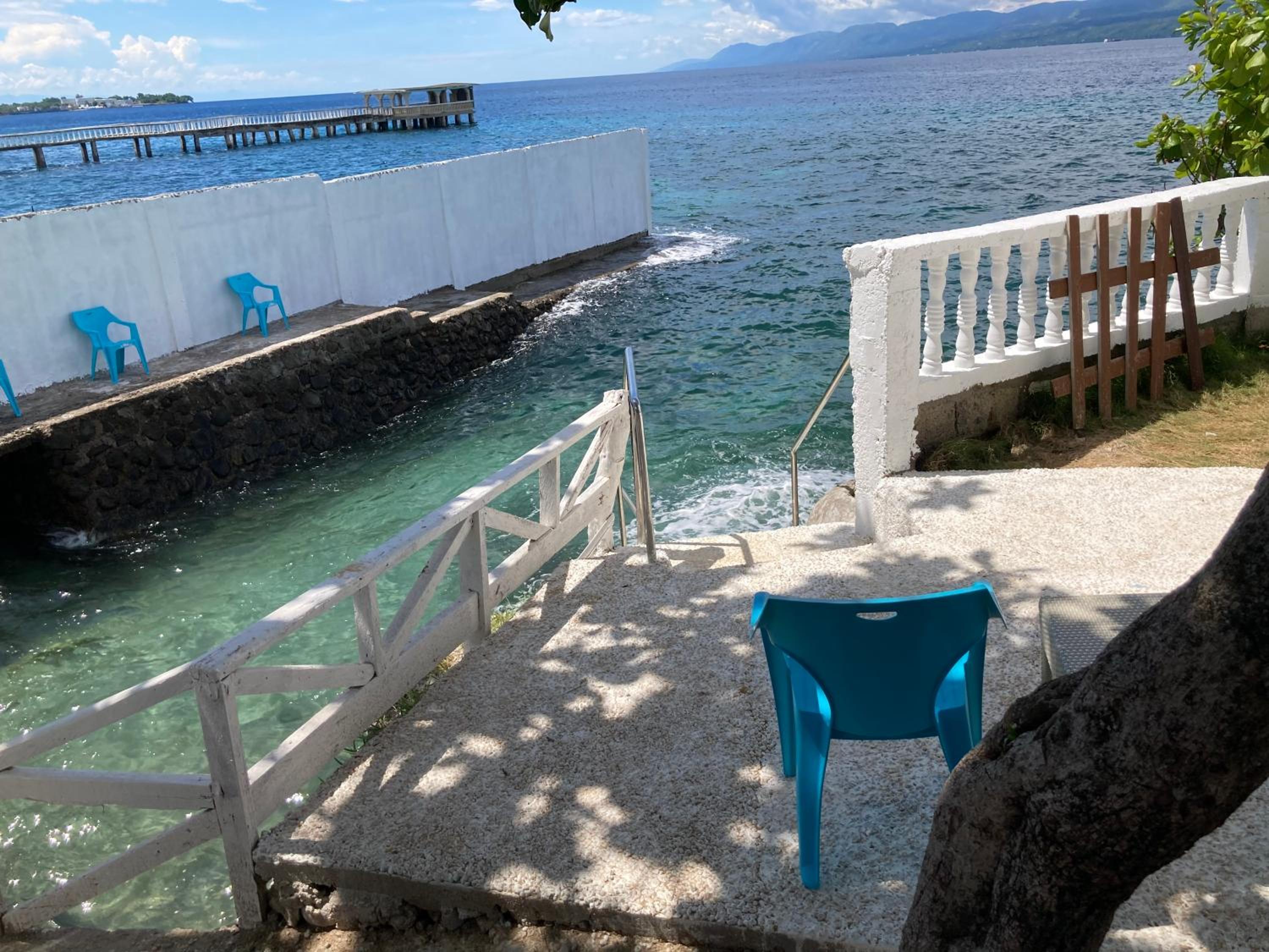 Queen Room with Sea View - Photo 8