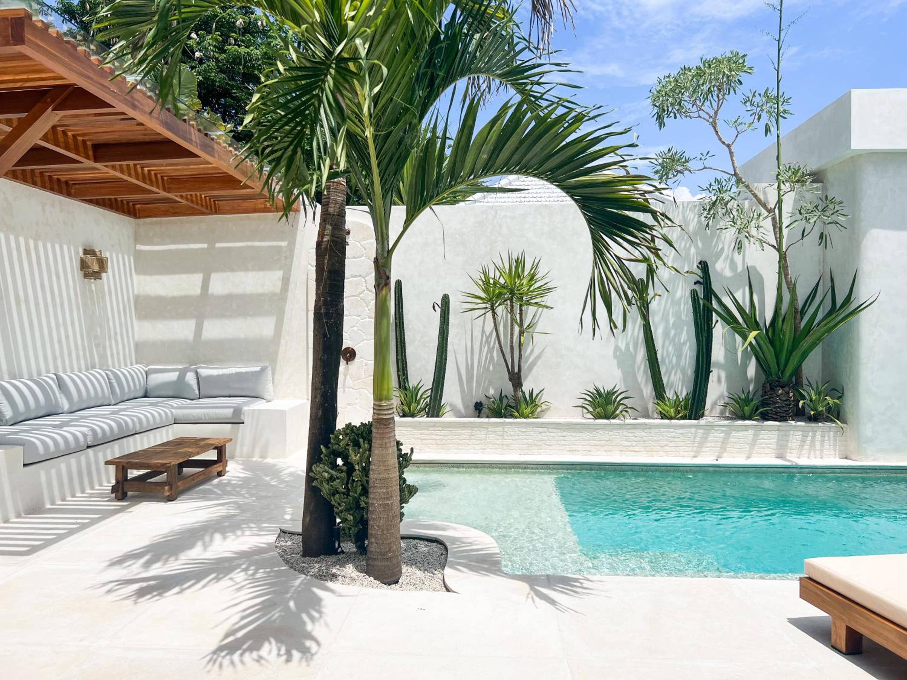 Villa with Private Pool - Photo 32