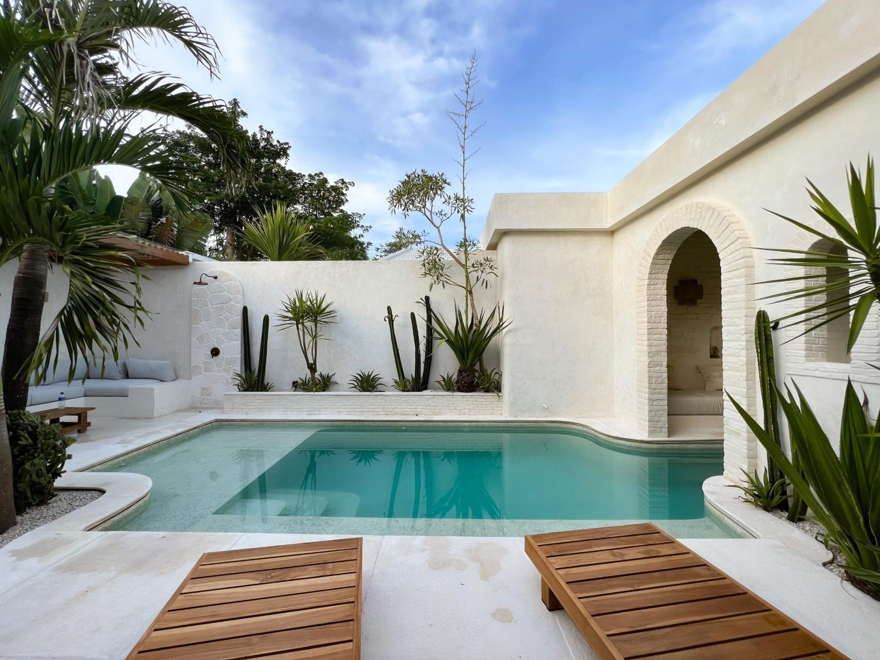 Villa with Private Pool - Photo 27
