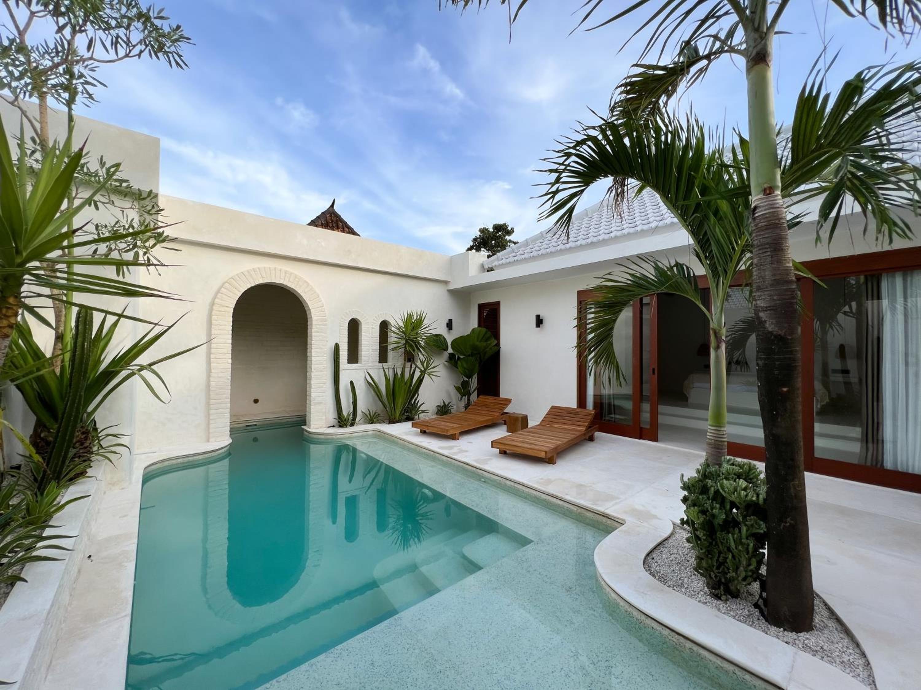 Villa with Private Pool - Photo 33