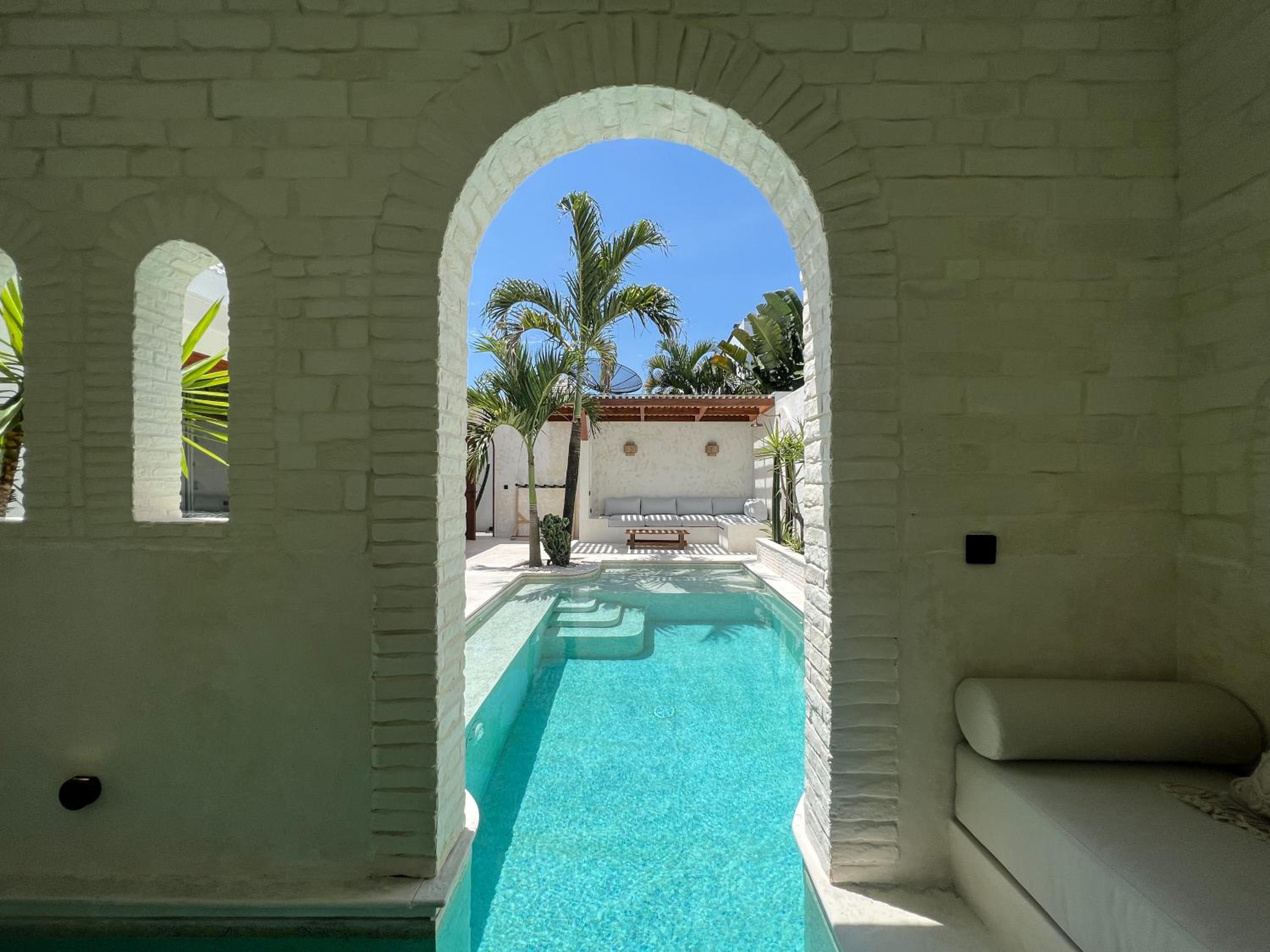 Villa with Private Pool - Photo 14