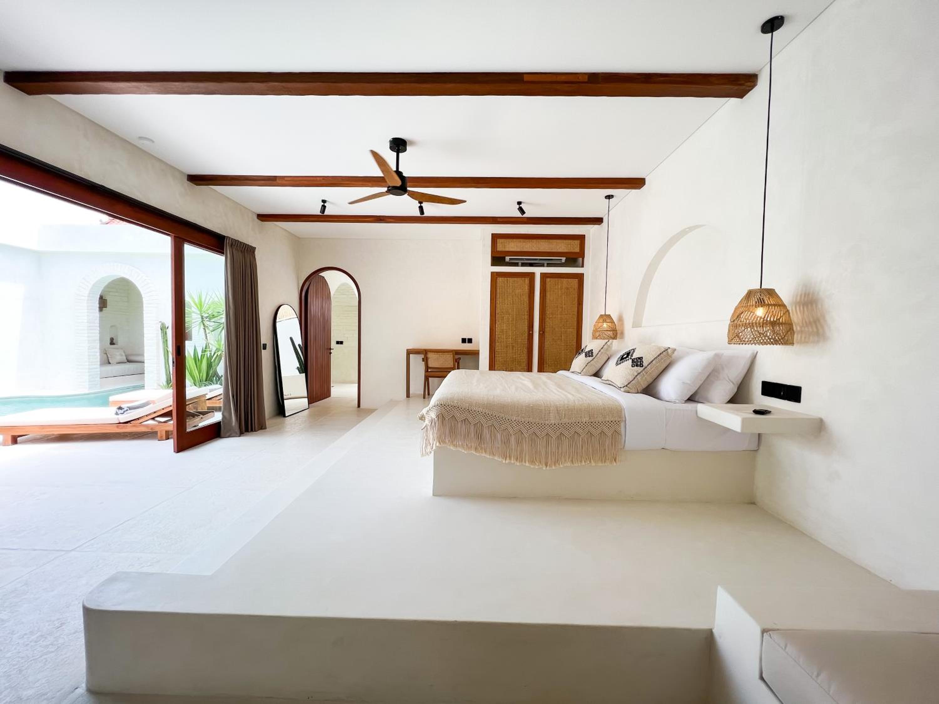 Villa with Private Pool - Photo 34