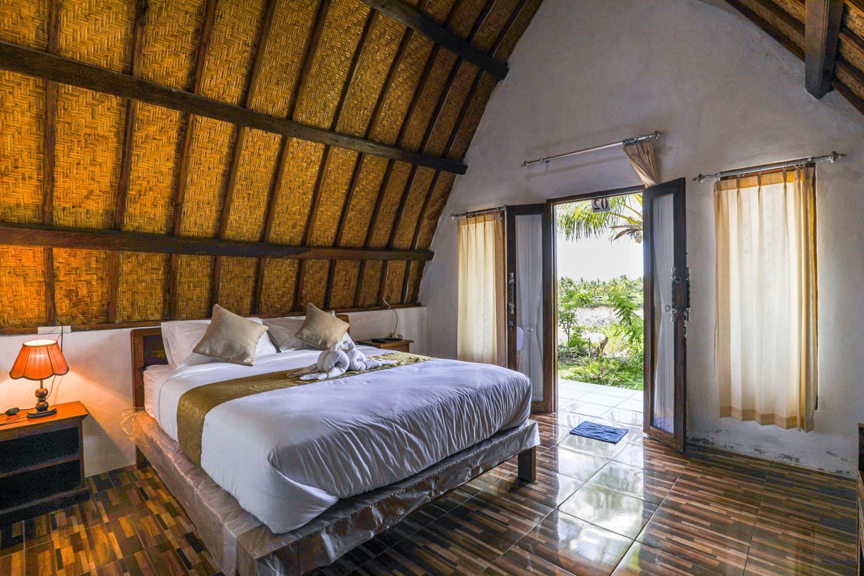 One-Bedroom Bungalow - Photo 1