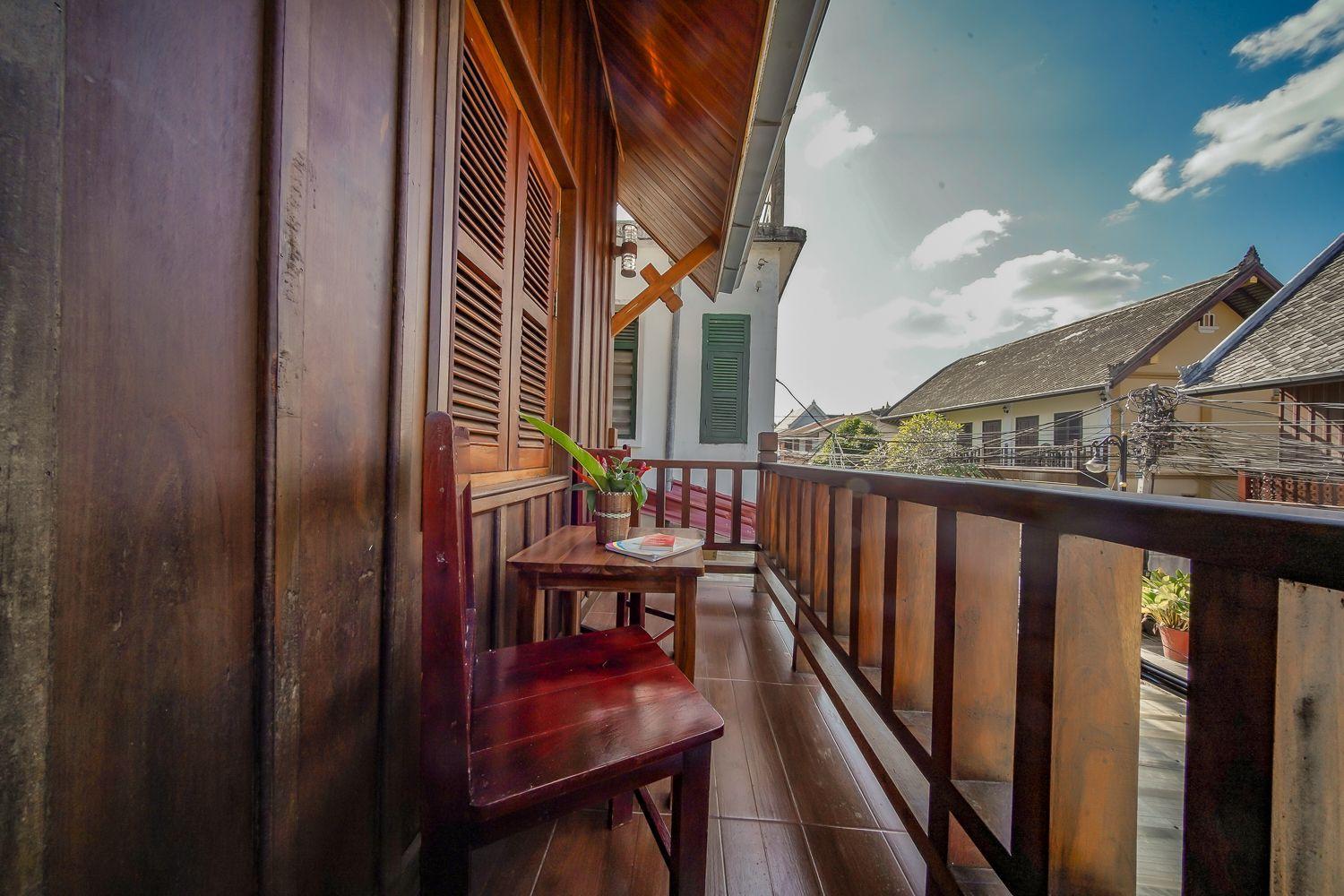King Room with Balcony - Photo 3