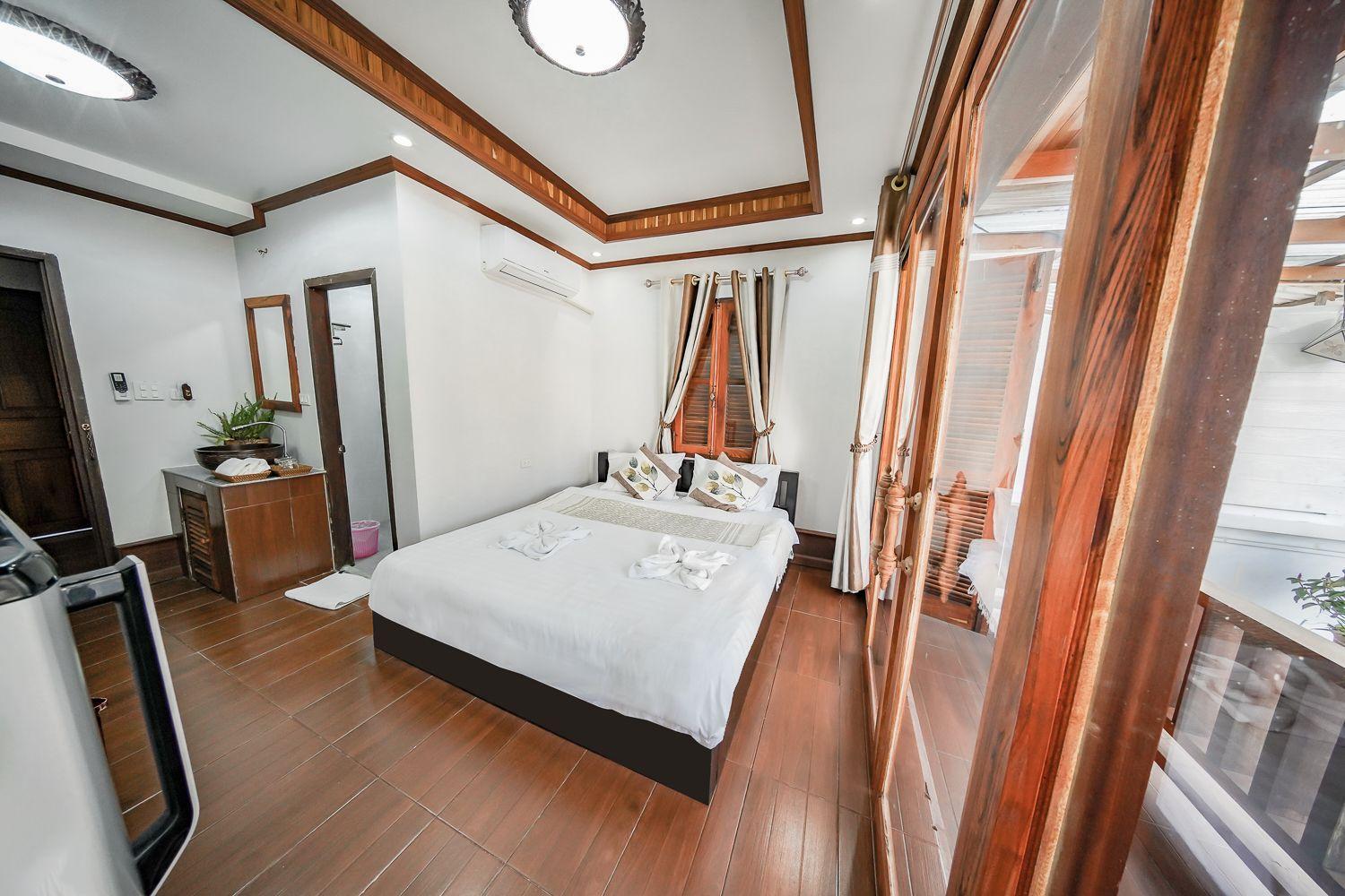 King Room with Balcony - Photo 1