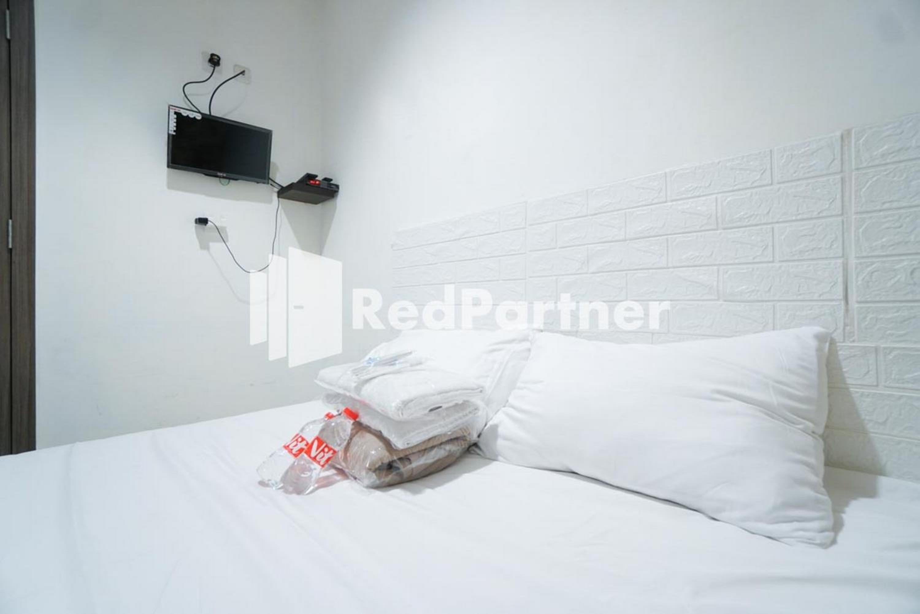 Deluxe Room - Photo 5